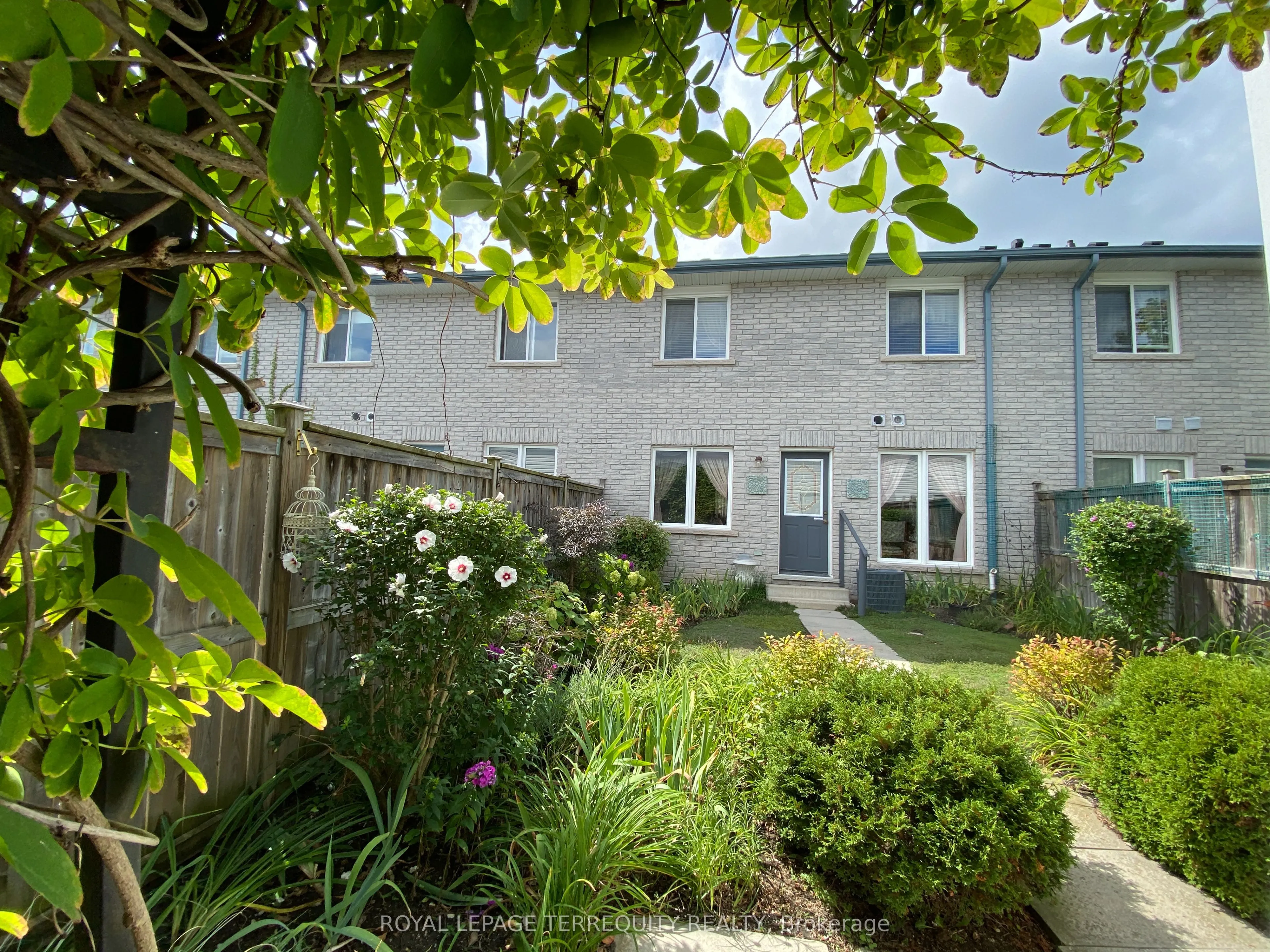 5 Silver Maple Crescent