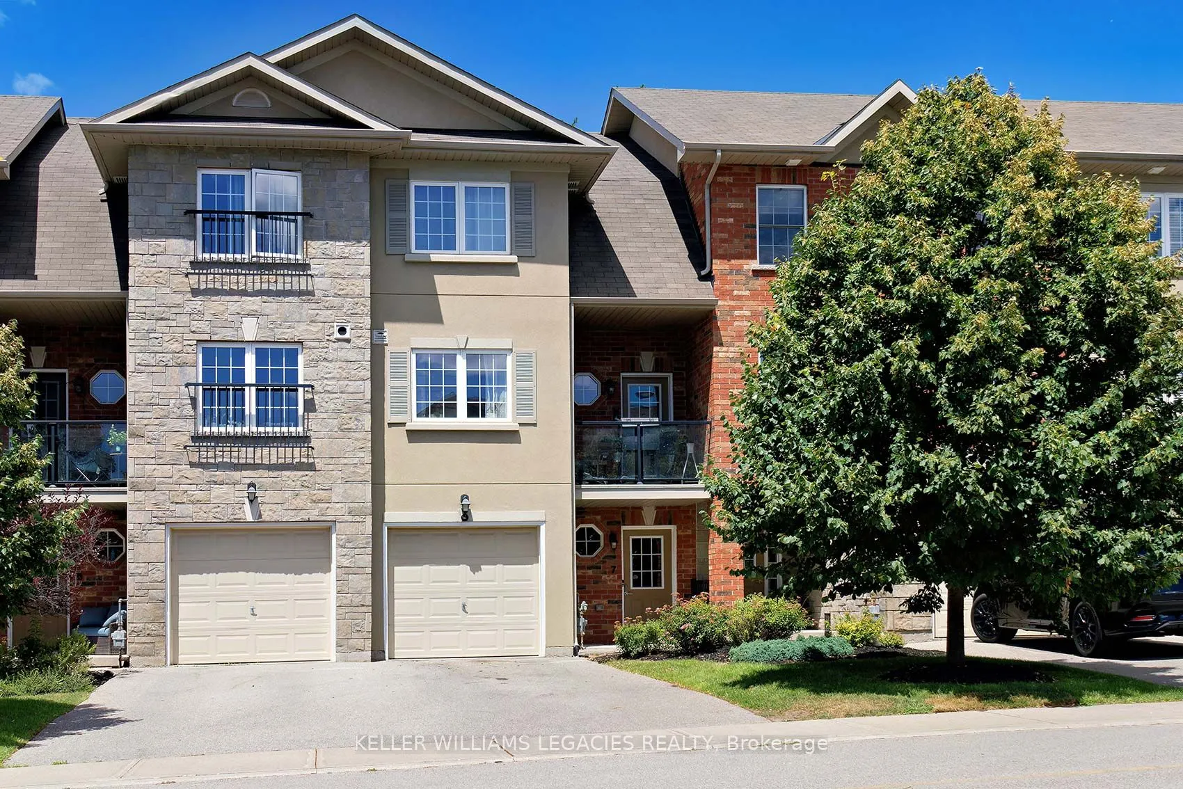 57 FERNDALE Drive S, #7