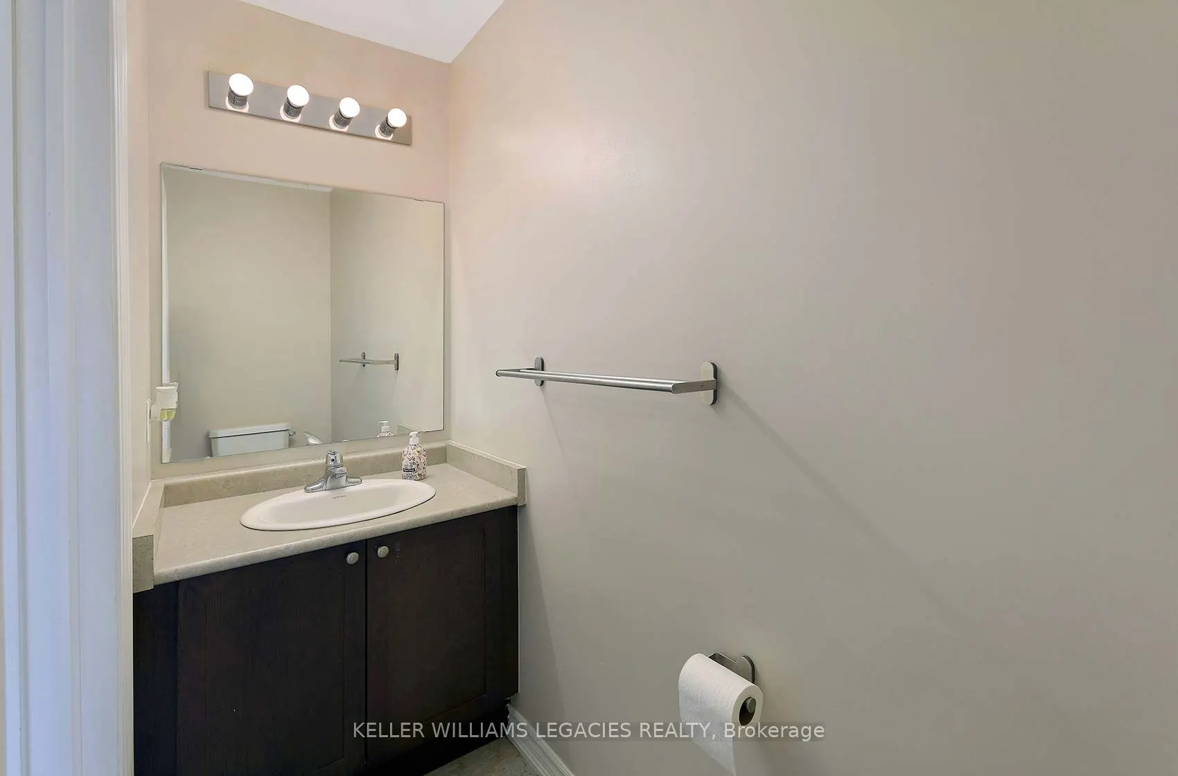 57 FERNDALE Drive S, #7