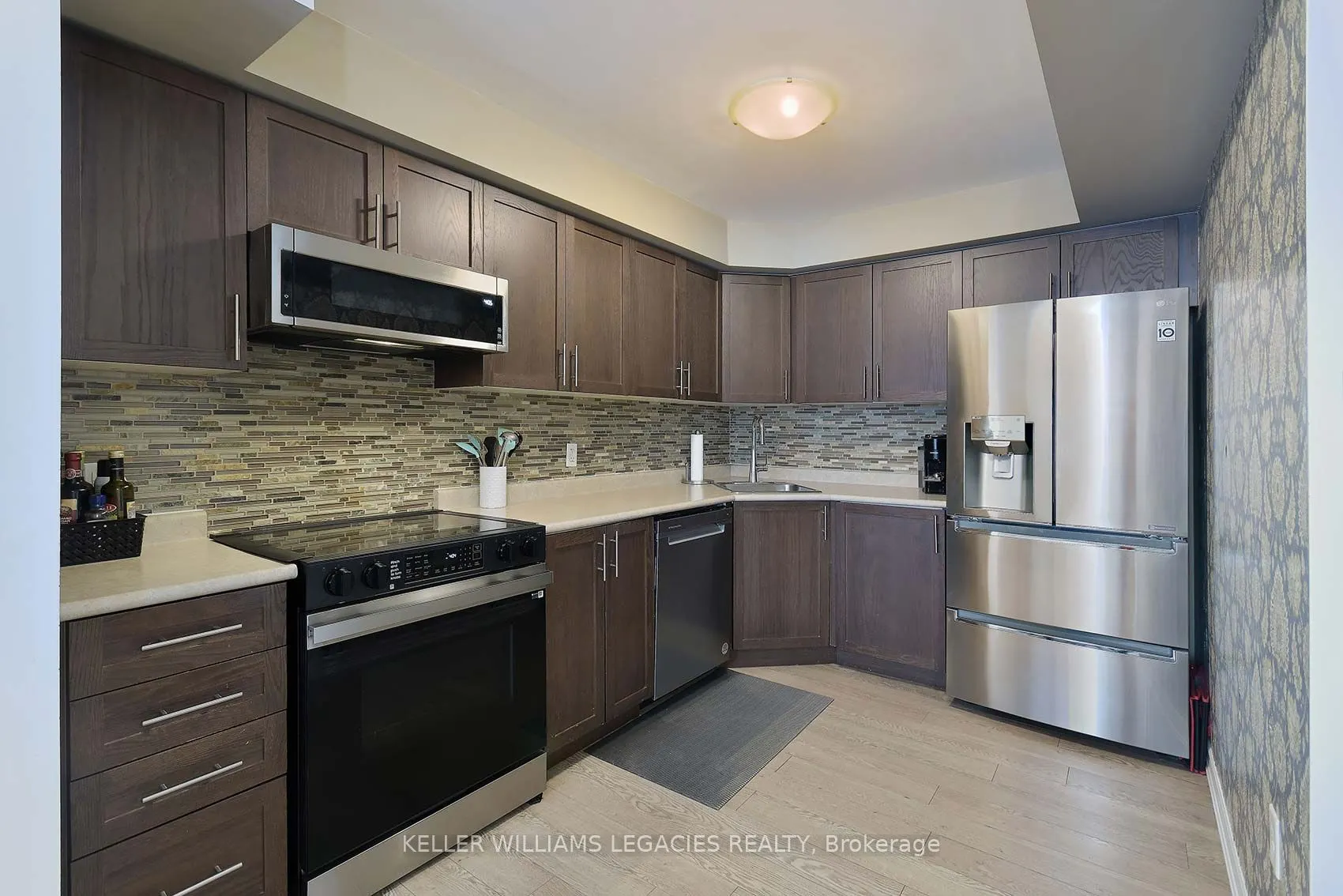 57 FERNDALE Drive S, #7