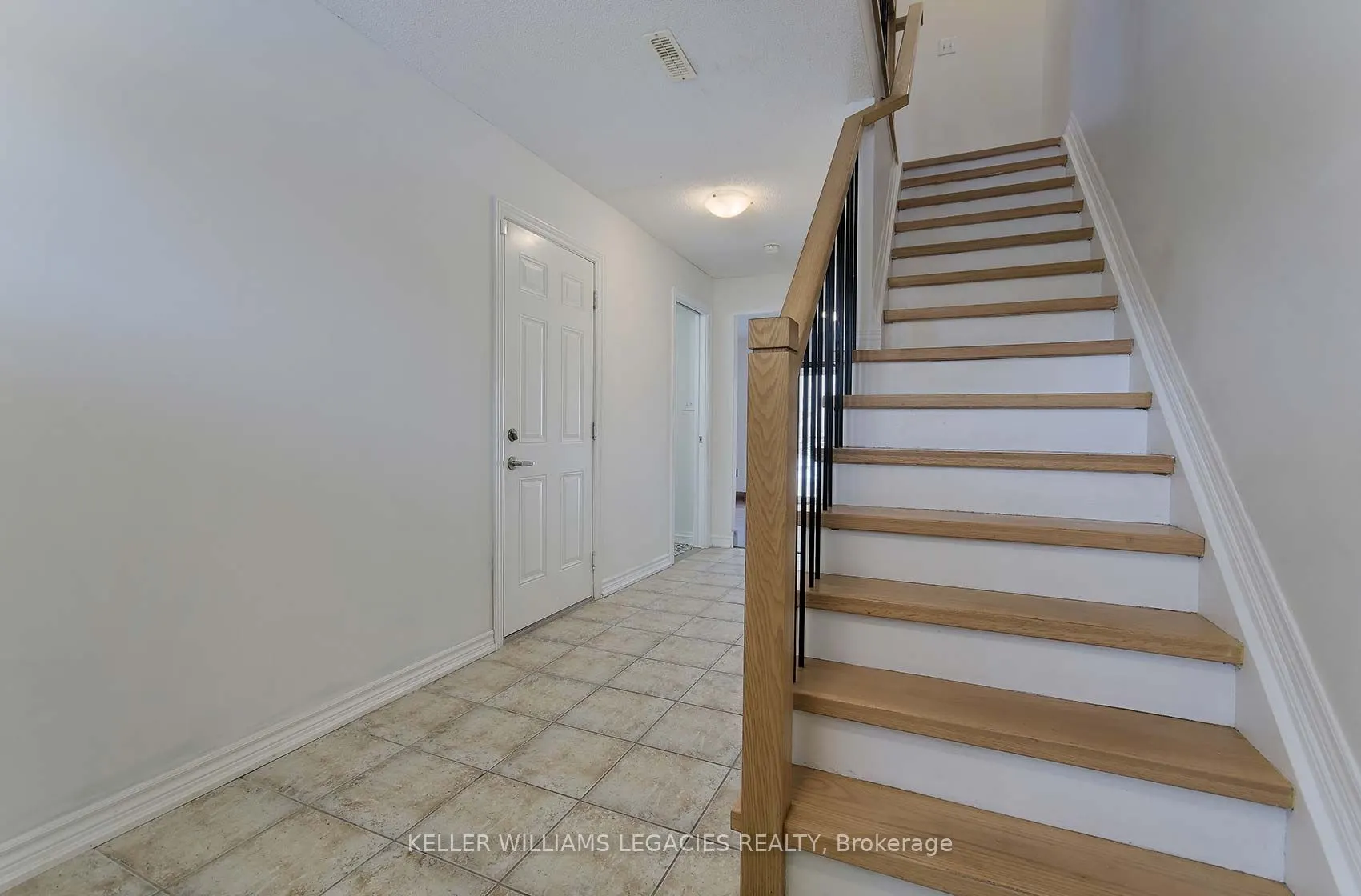 57 FERNDALE Drive S, #7