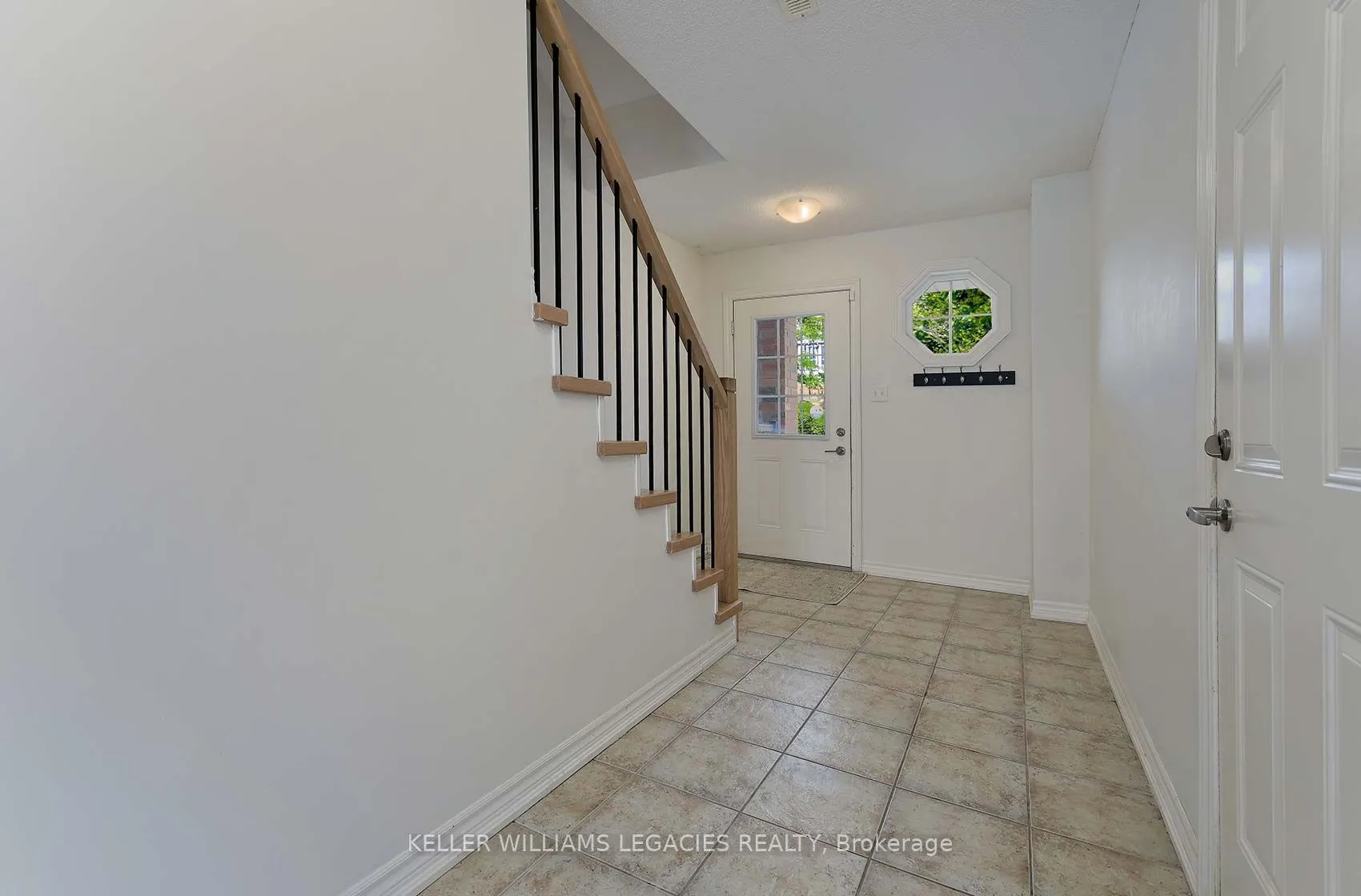 57 FERNDALE Drive S, #7