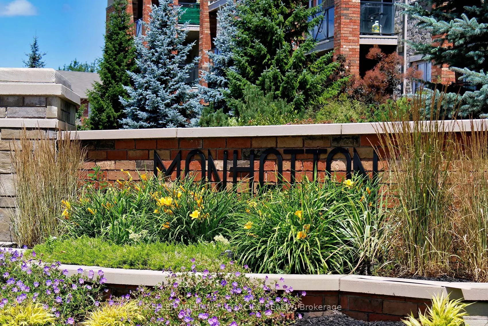57 FERNDALE Drive S, #7