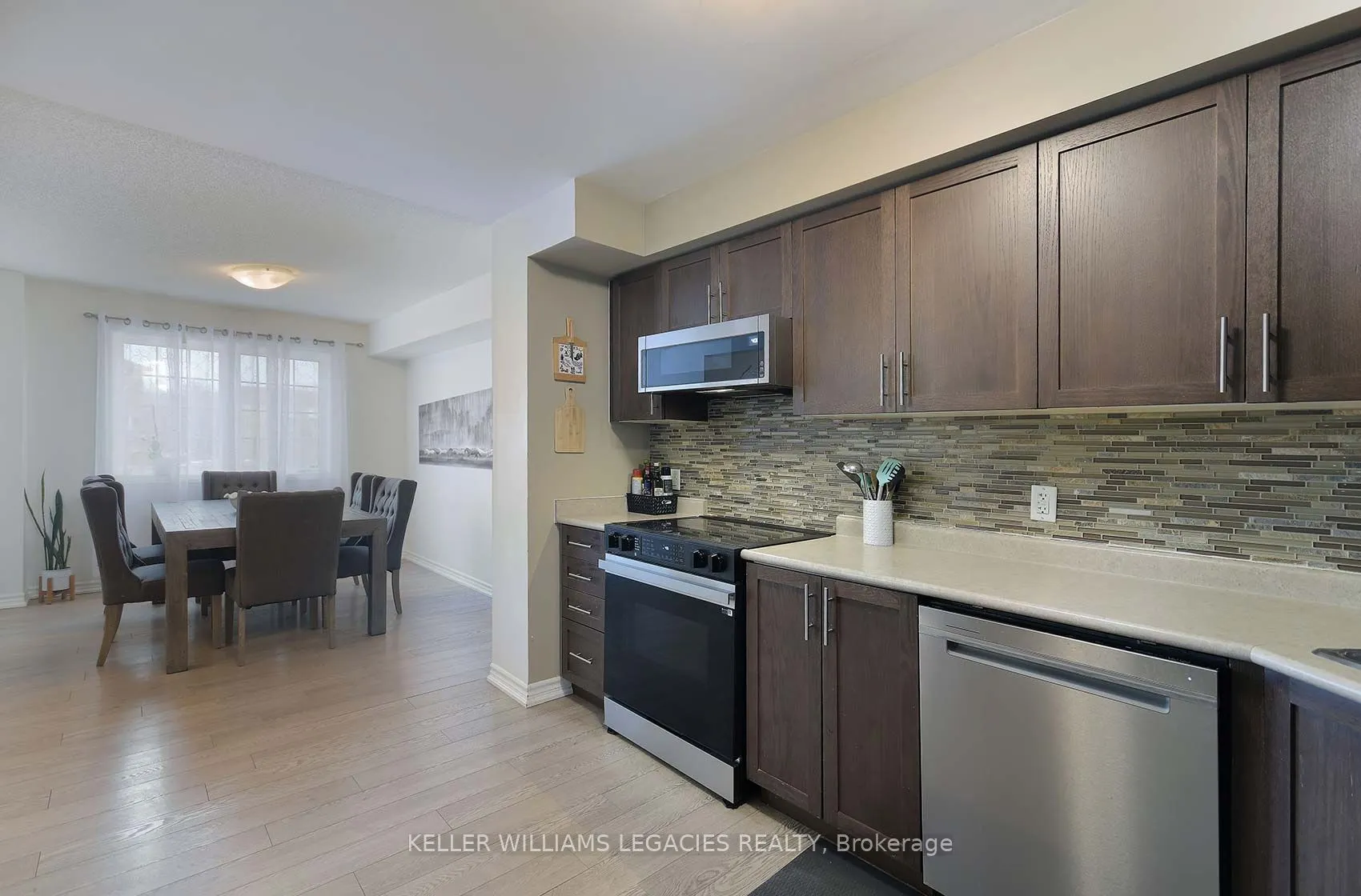 57 FERNDALE Drive S, #7