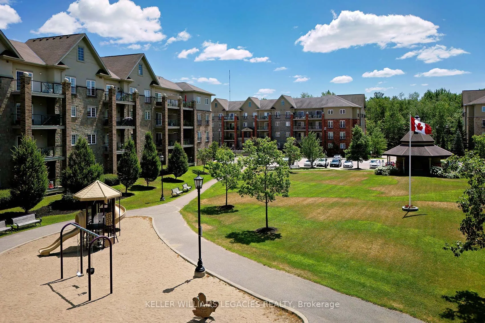57 FERNDALE Drive S, #7