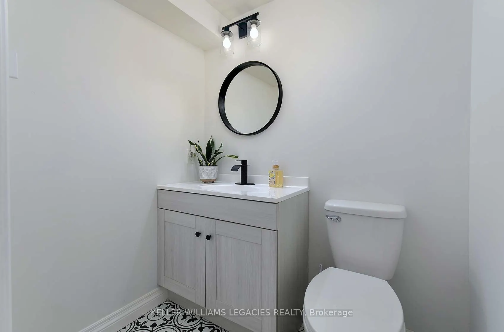 57 FERNDALE Drive S, #7