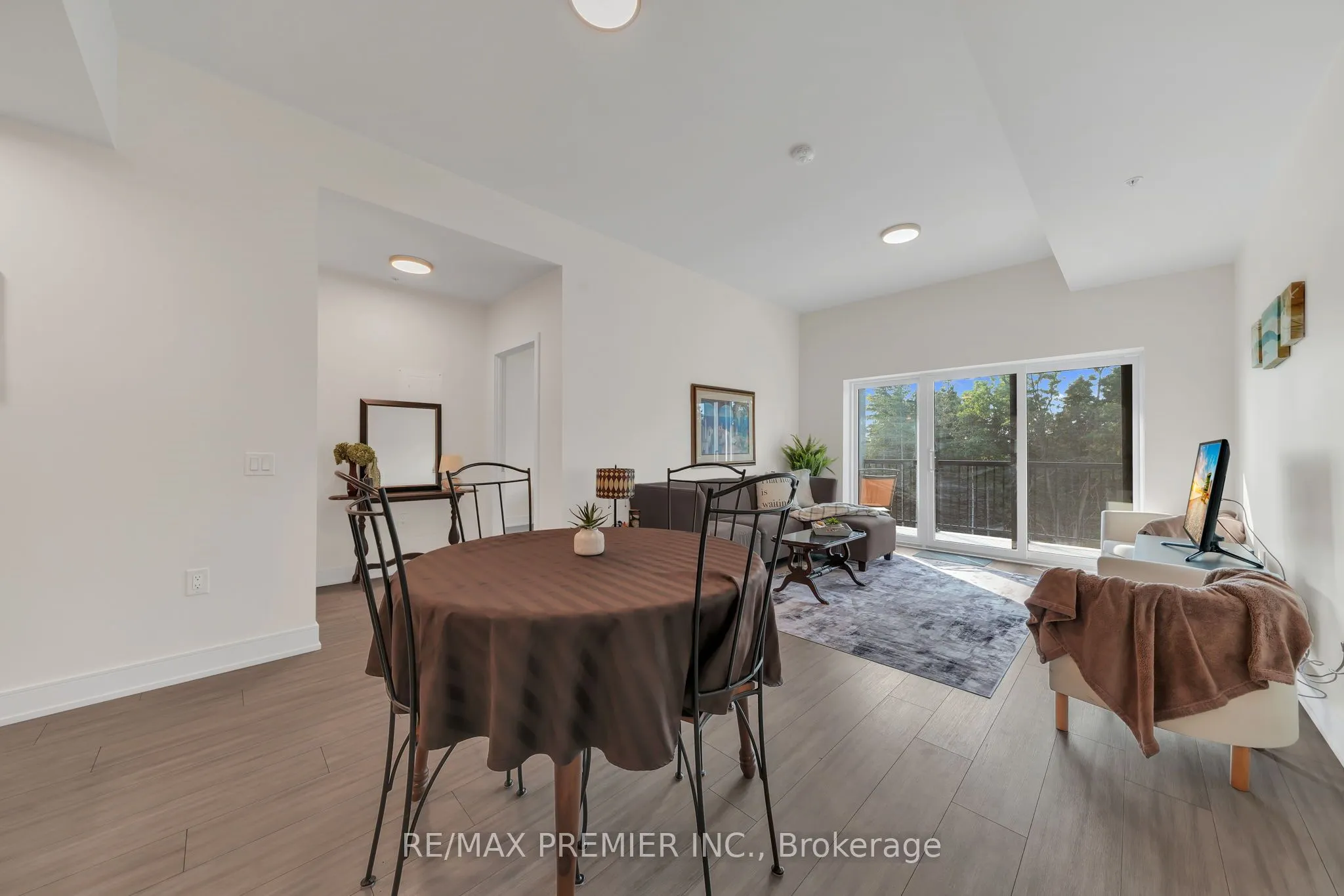 121 Mary Street, #309