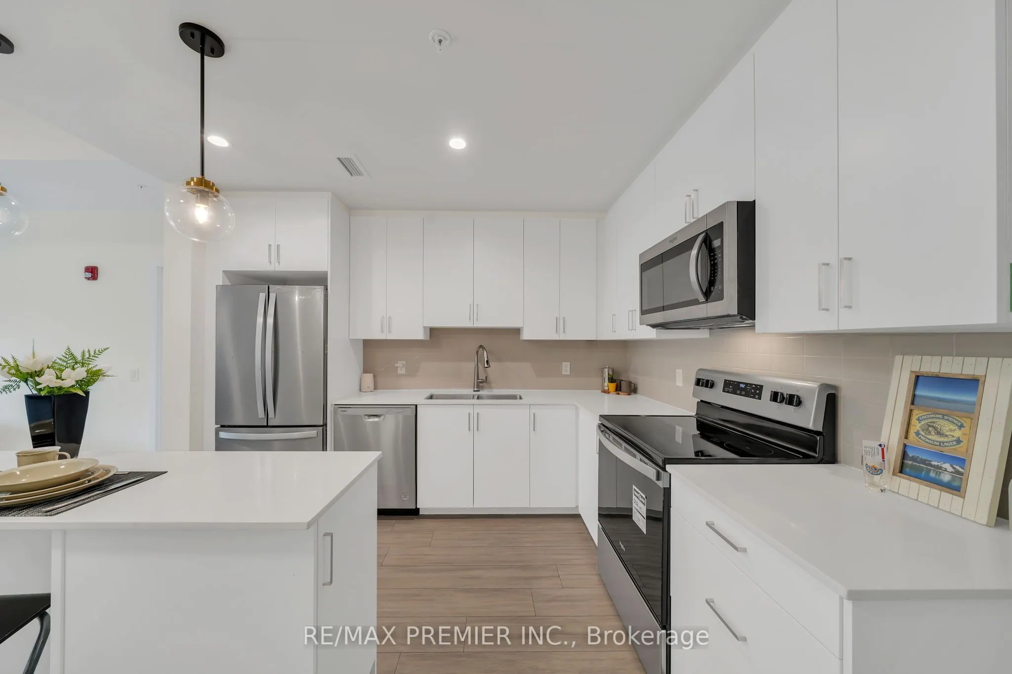 121 Mary Street, #309