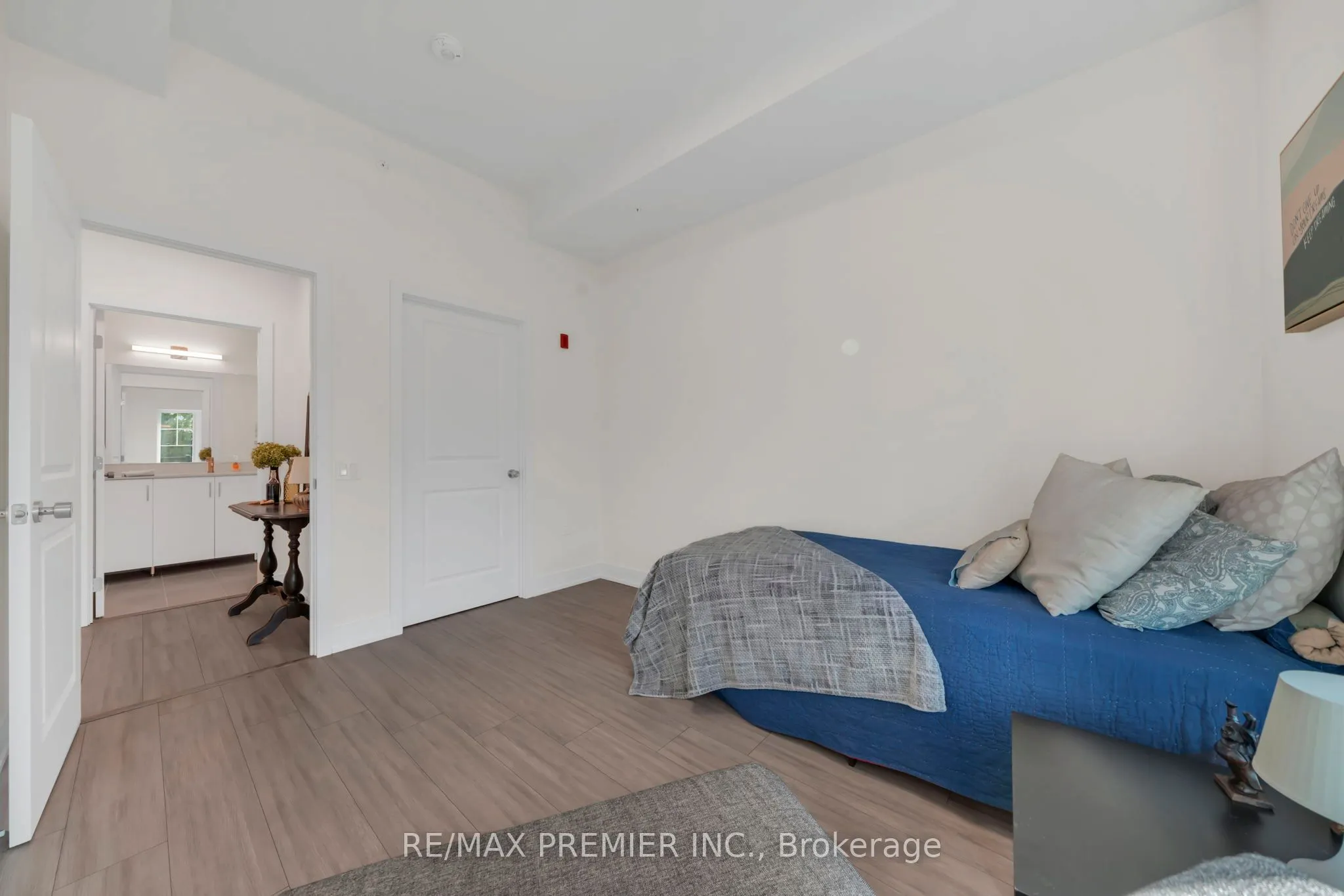 121 Mary Street, #309