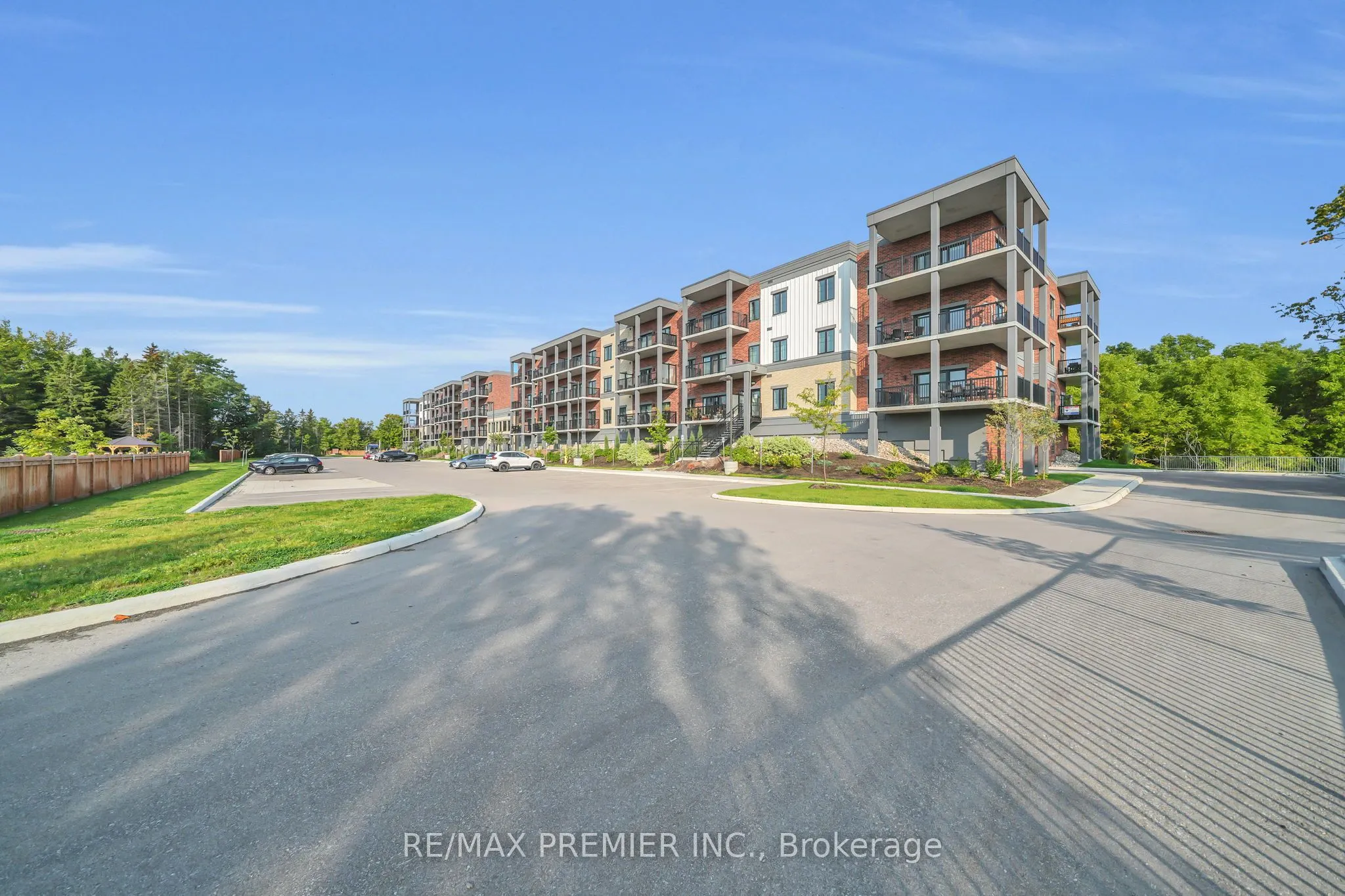 121 Mary Street, #309