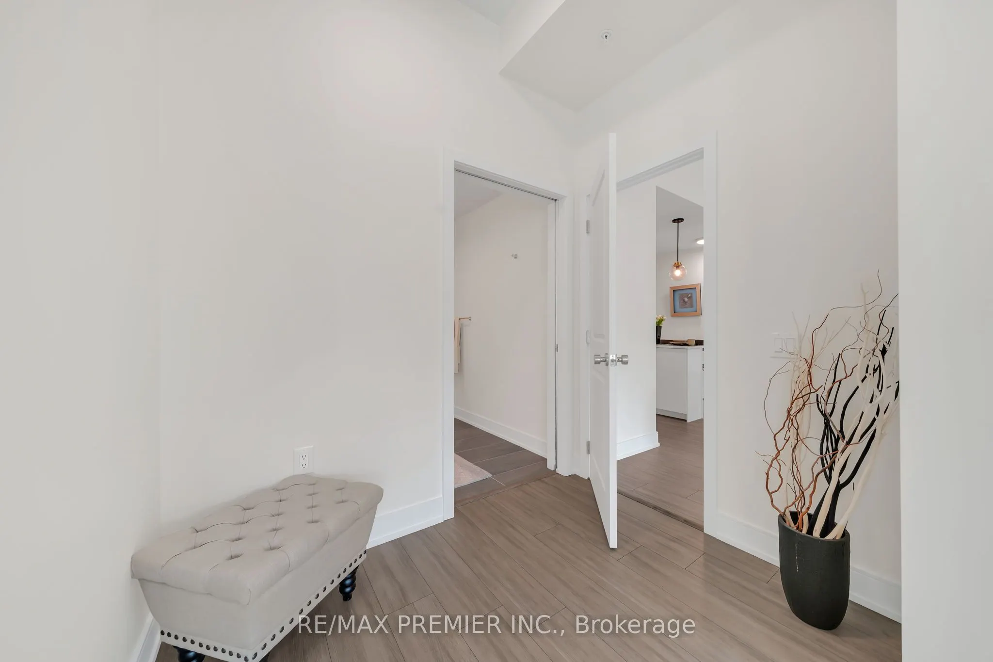121 Mary Street, #309