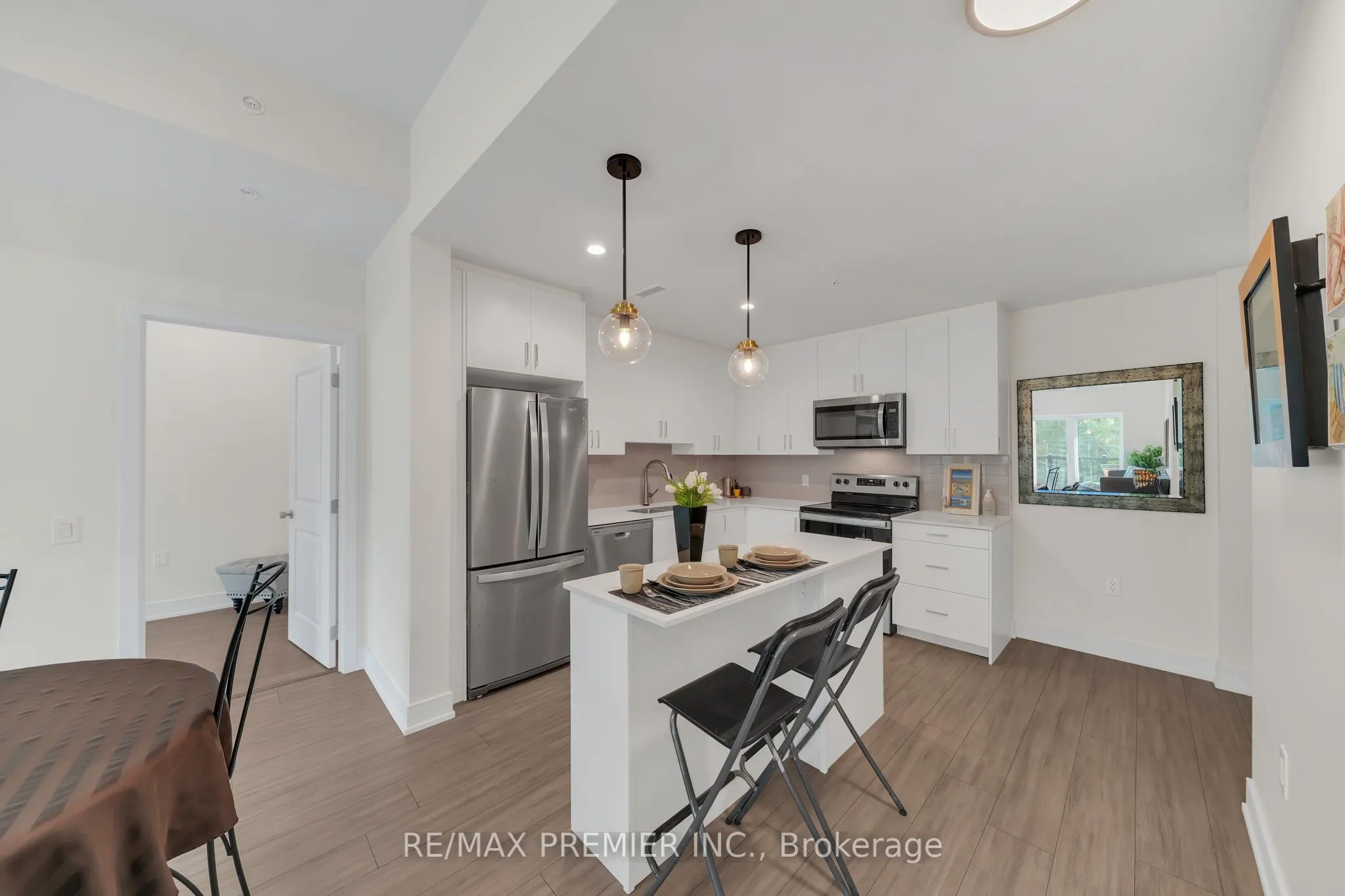 121 Mary Street, #309
