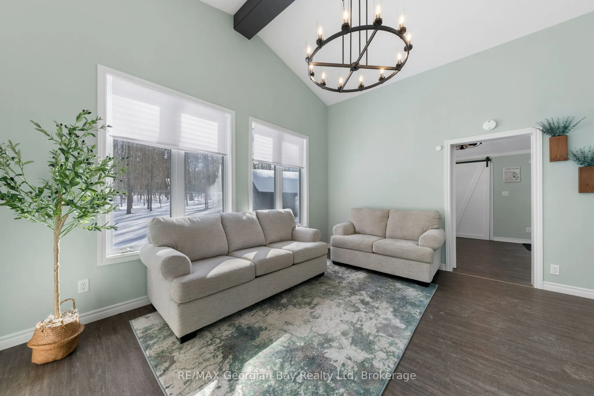 1745 Twin Oaks Crescent