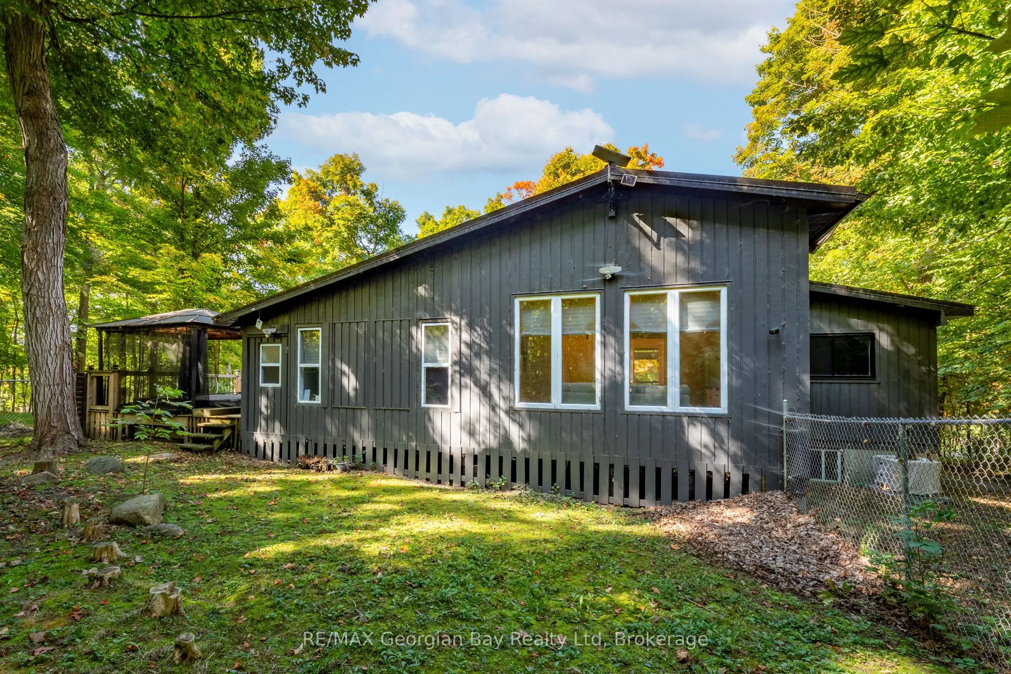 1745 Twin Oaks Crescent