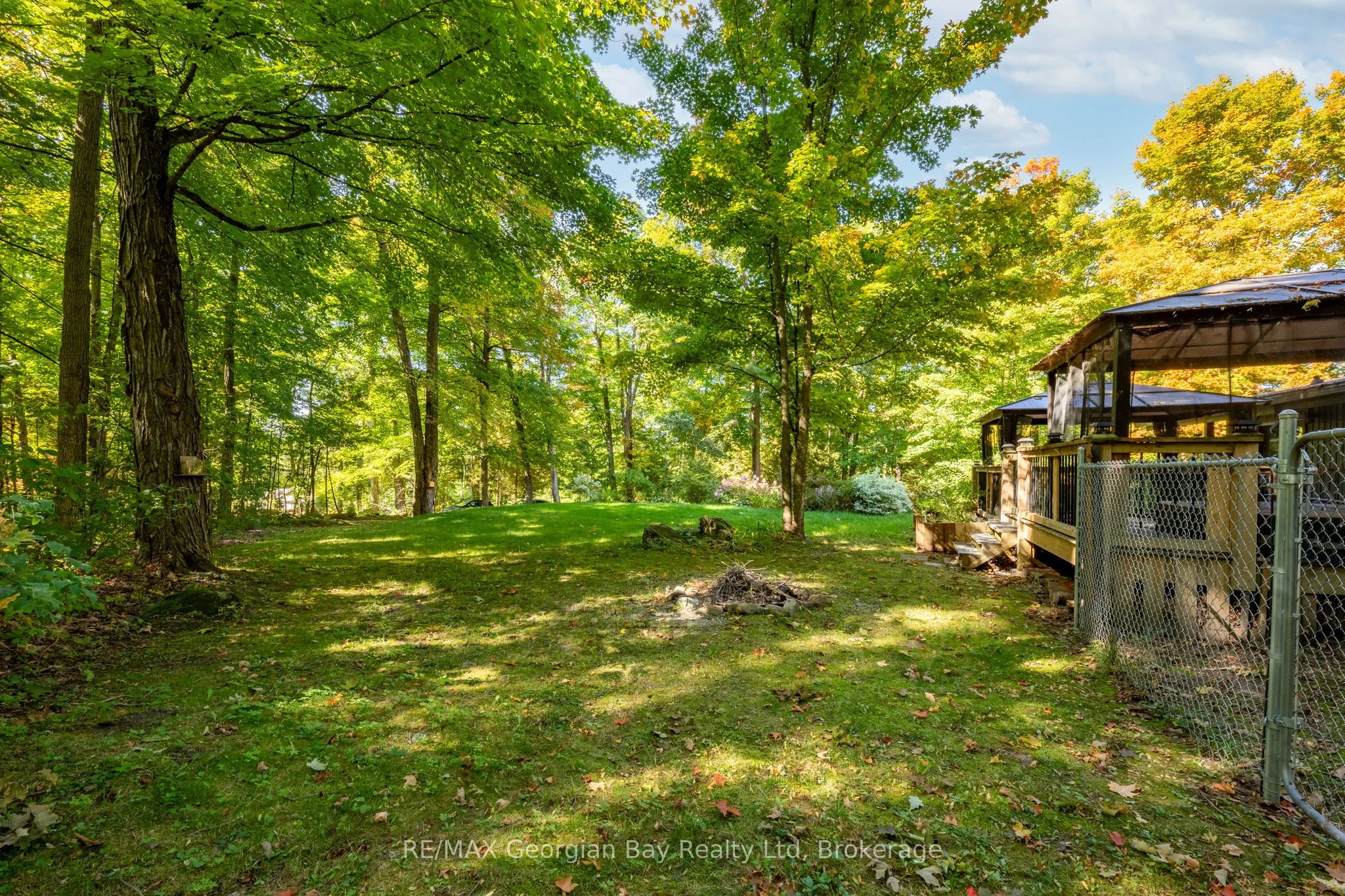 1745 Twin Oaks Crescent