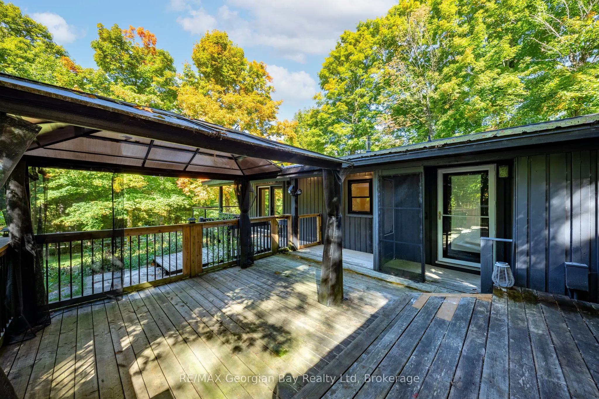 1745 Twin Oaks Crescent