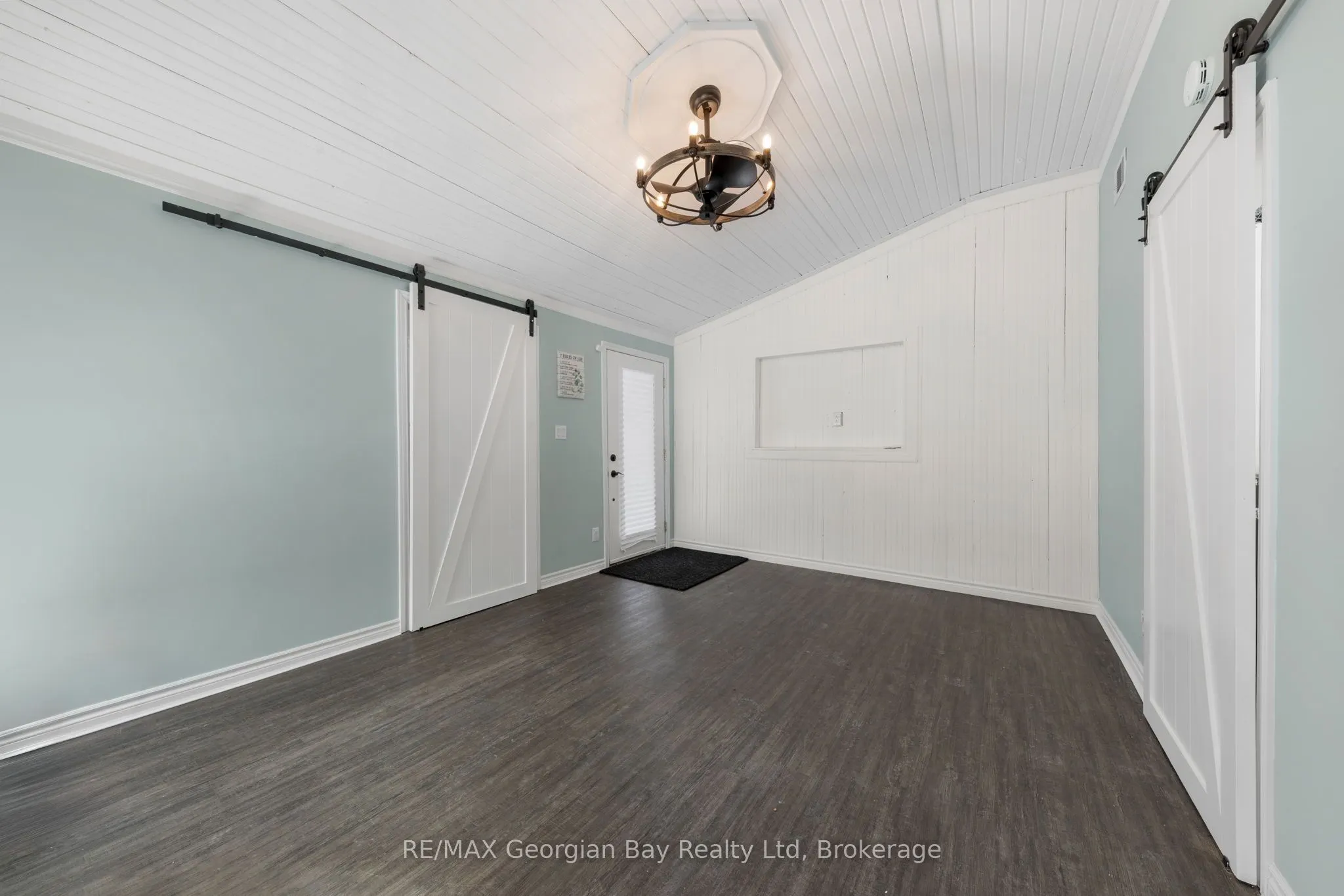 1745 Twin Oaks Crescent