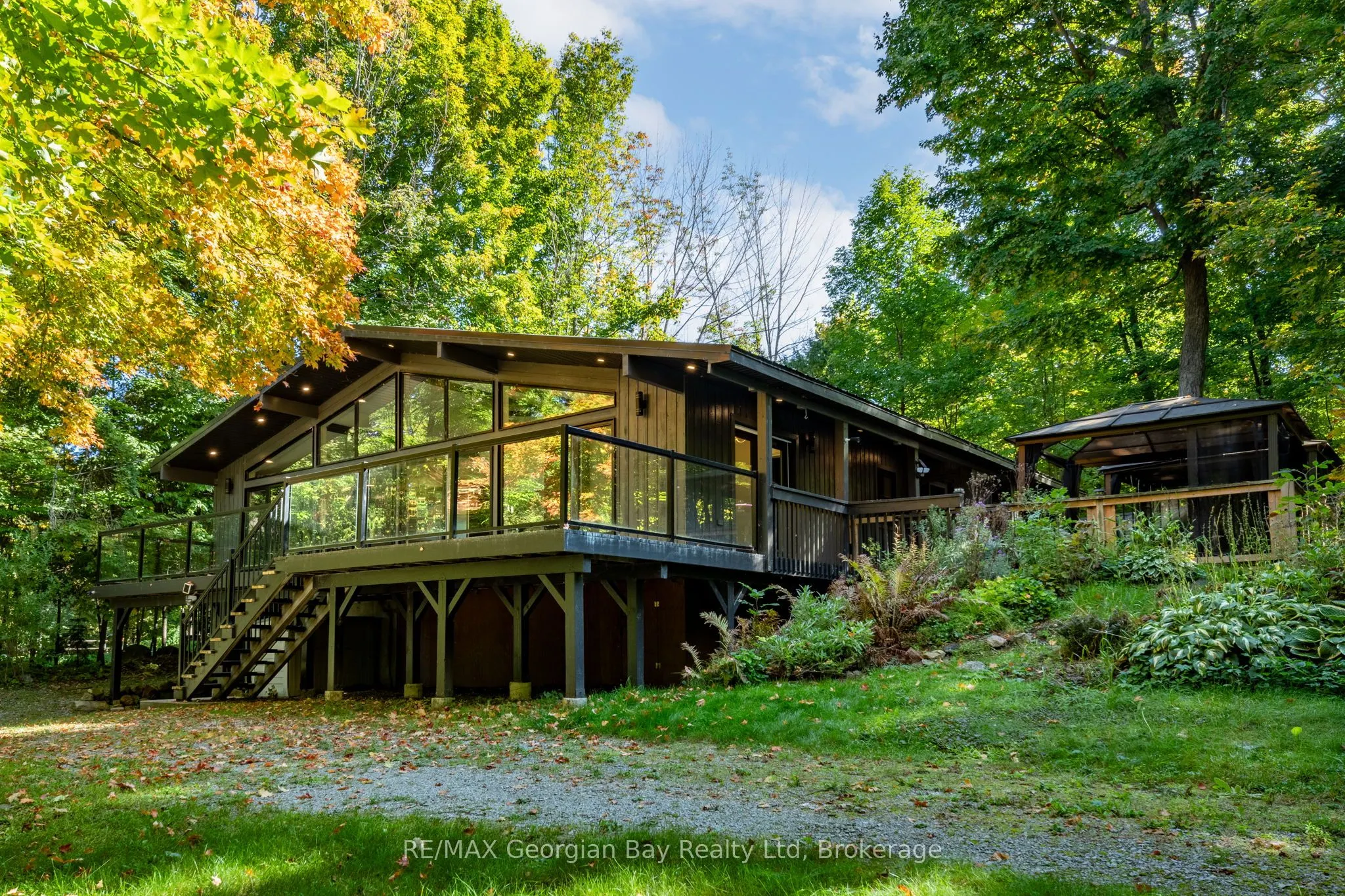 1745 Twin Oaks Crescent