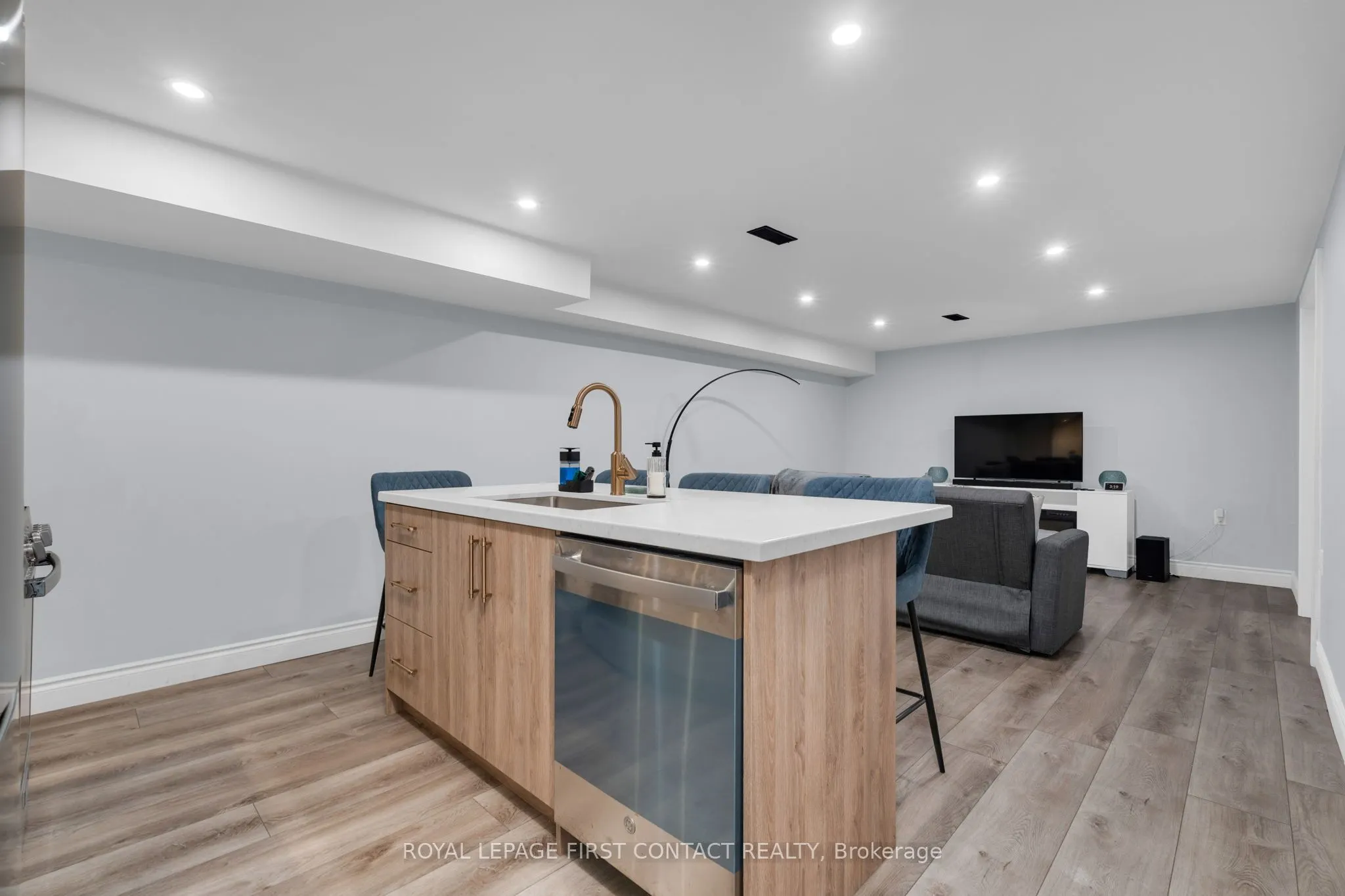 26 Ottaway Avenue