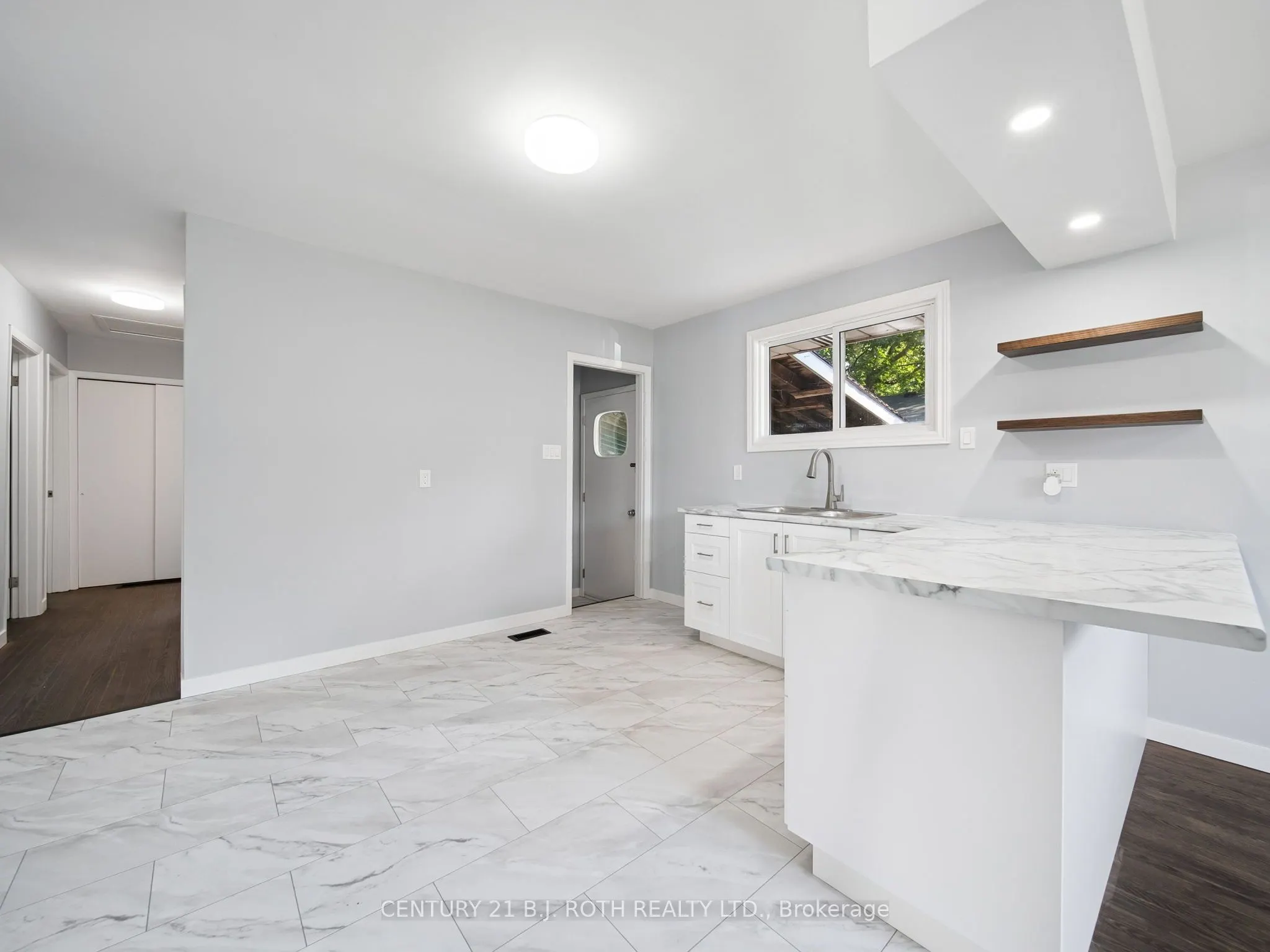 138 Simcoe Street