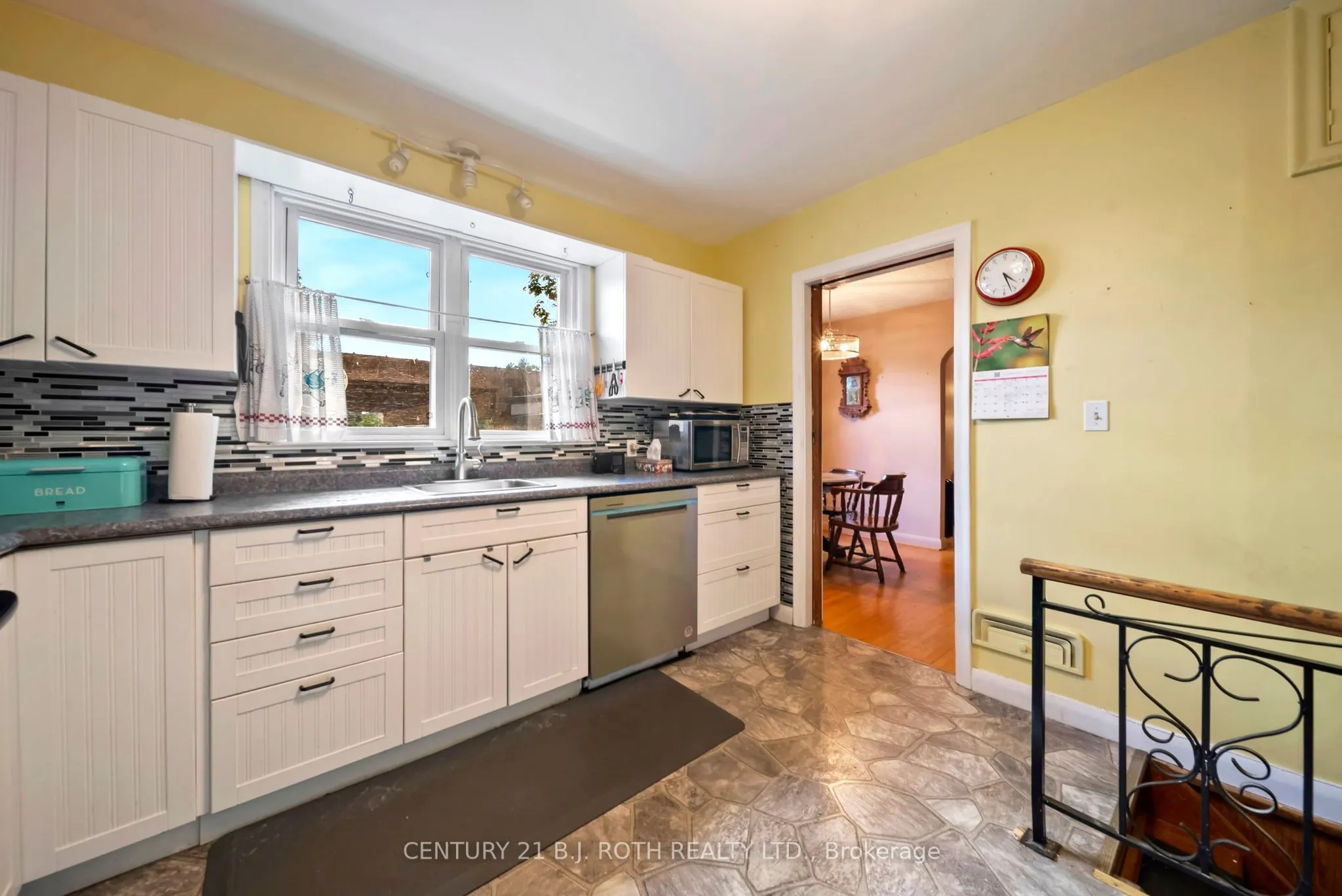 392 Bayview Parkway