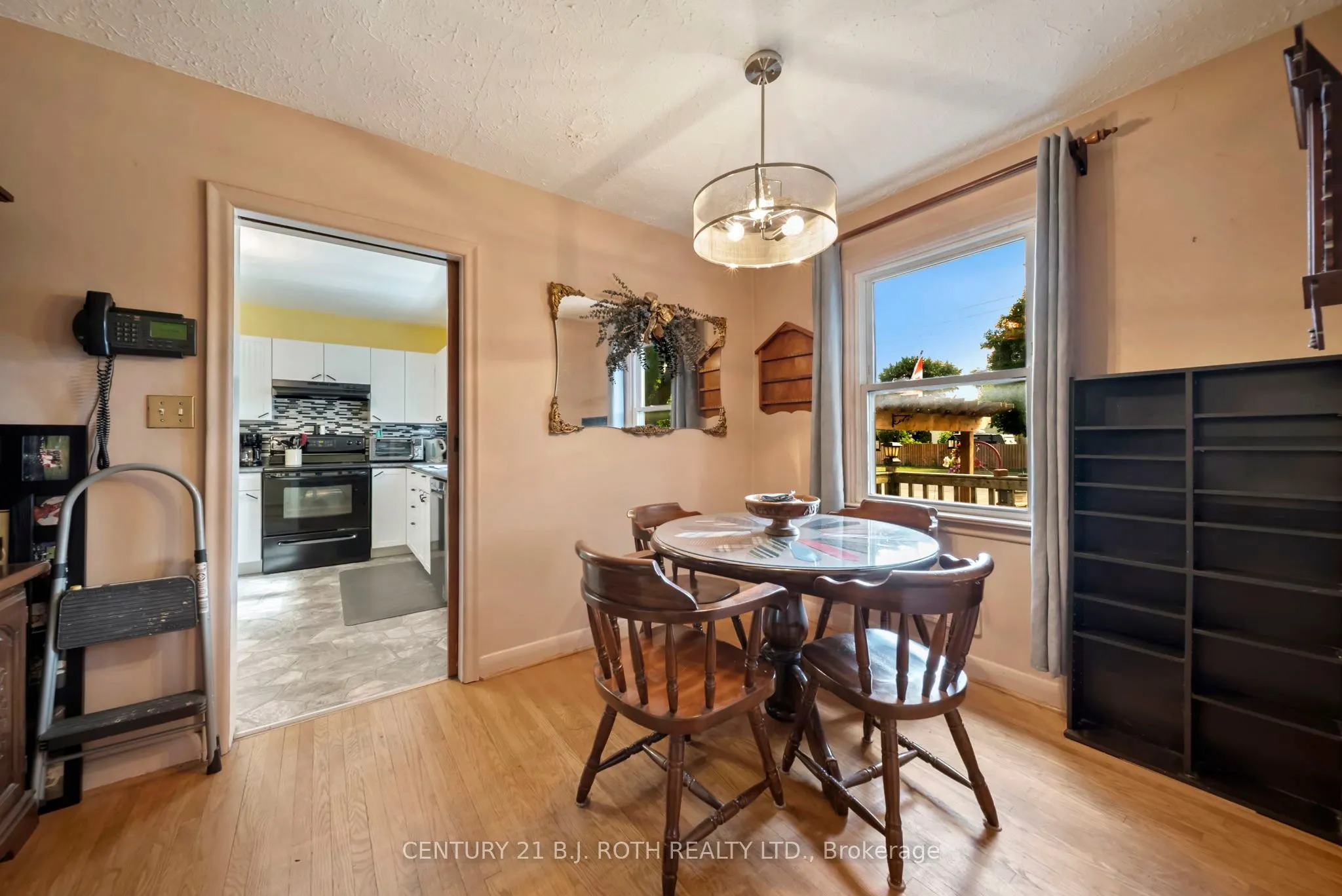 392 Bayview Parkway