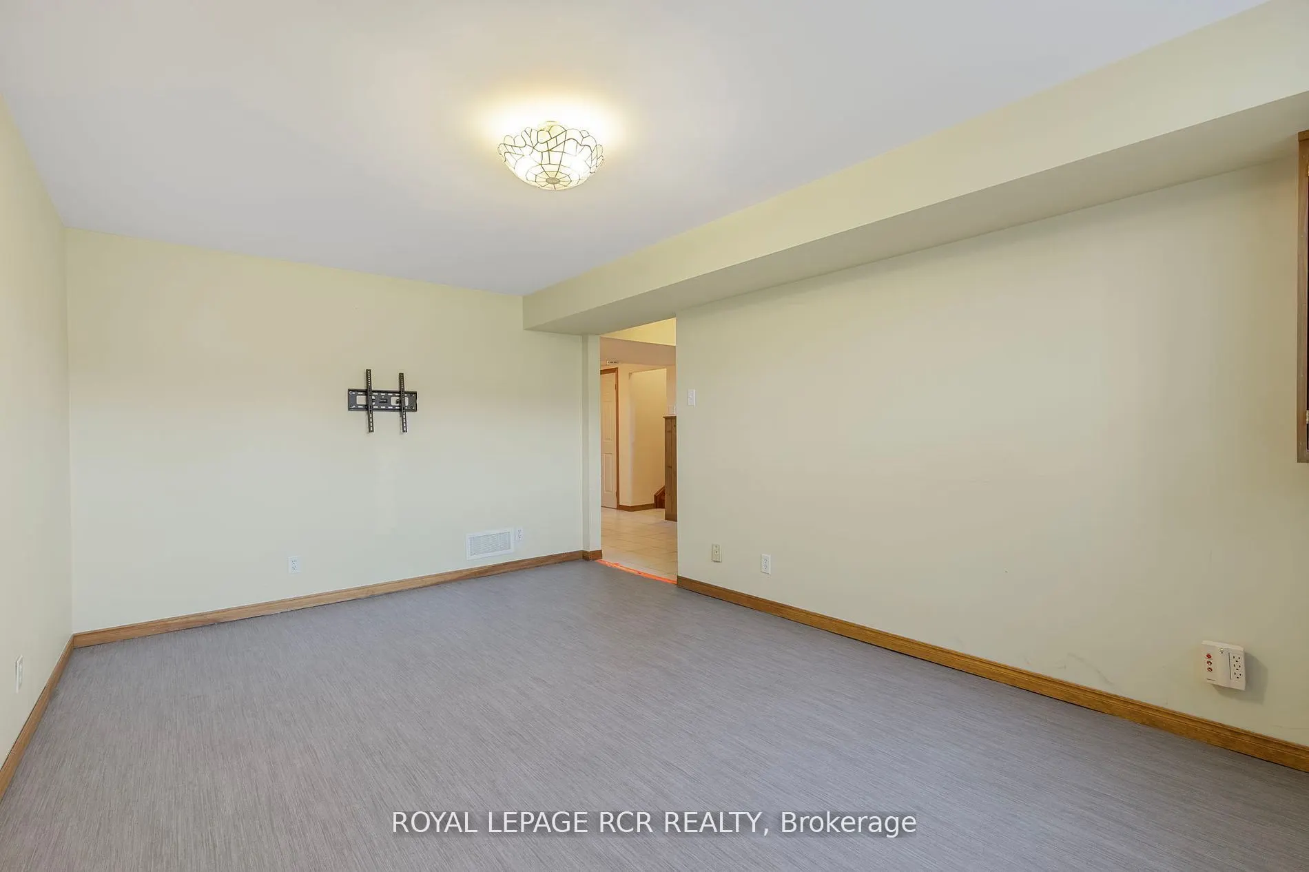 80 Woodside Drive
