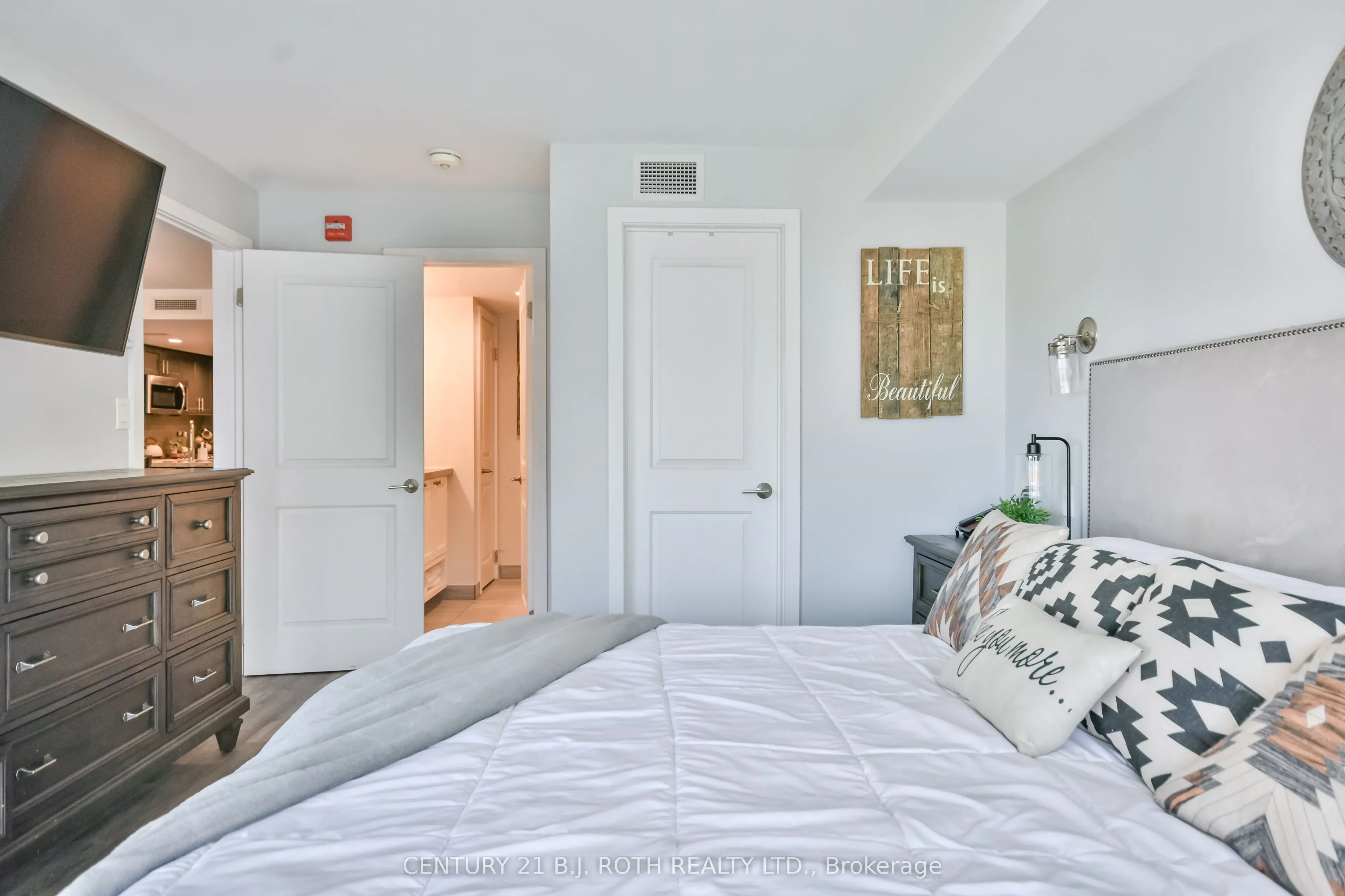 80 Horseshoe Boulevard, #406