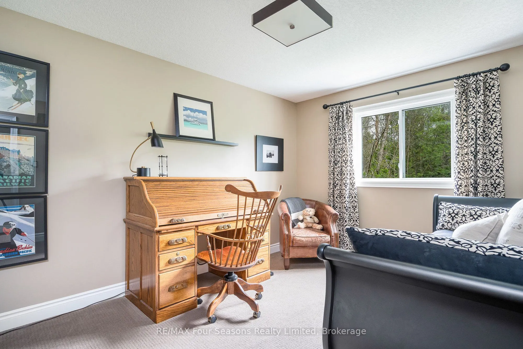 37 Chamberlain Crescent