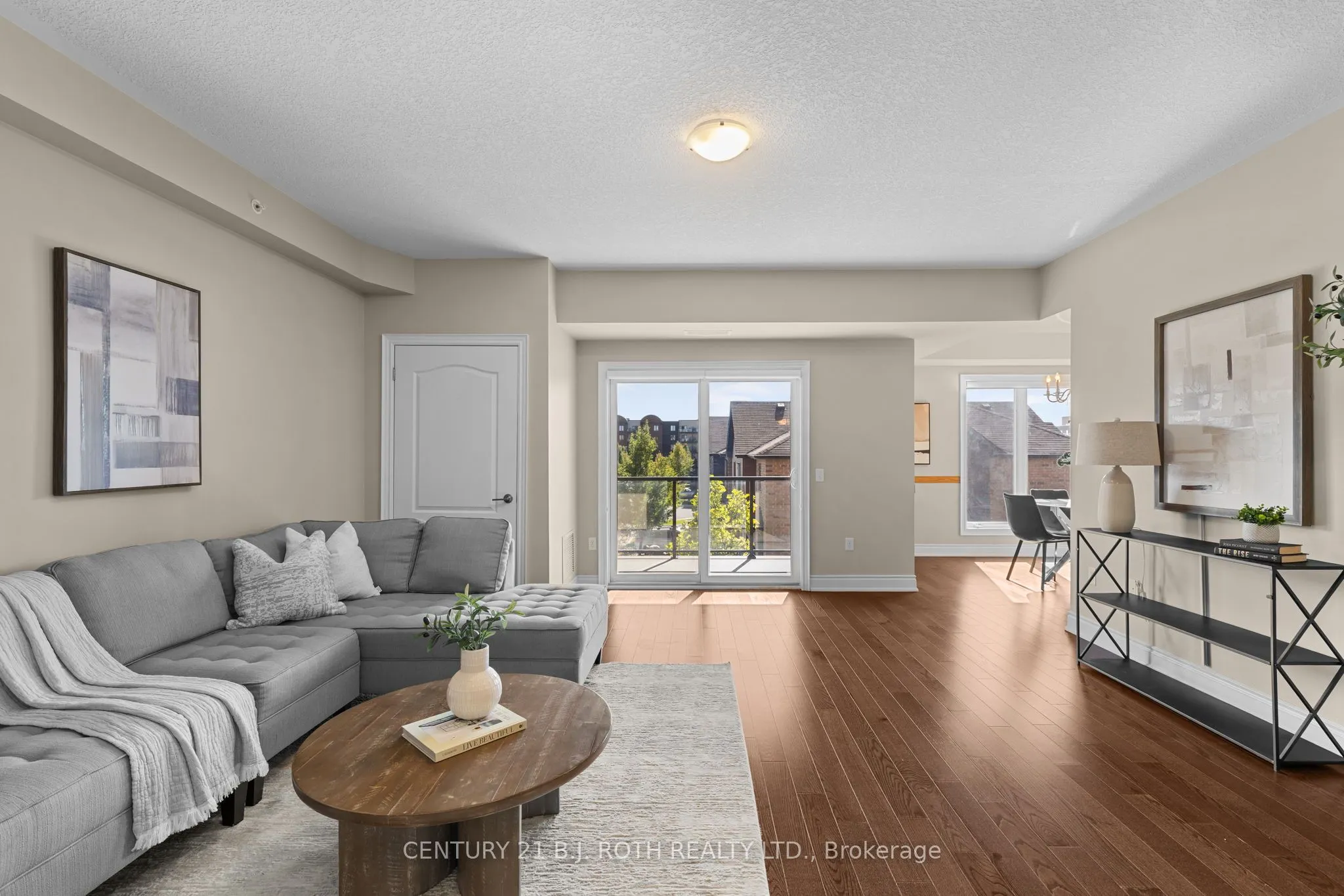 720 YONGE Street, #218