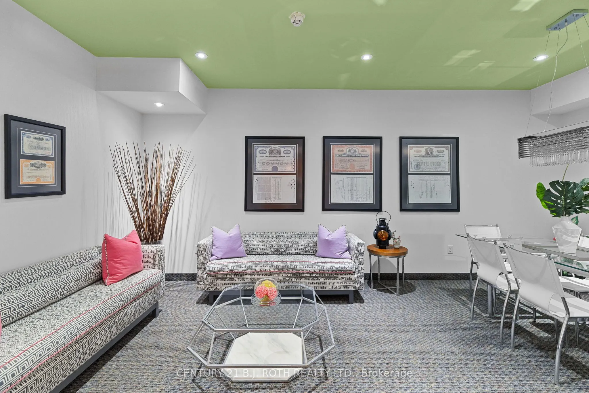 720 YONGE Street, #218