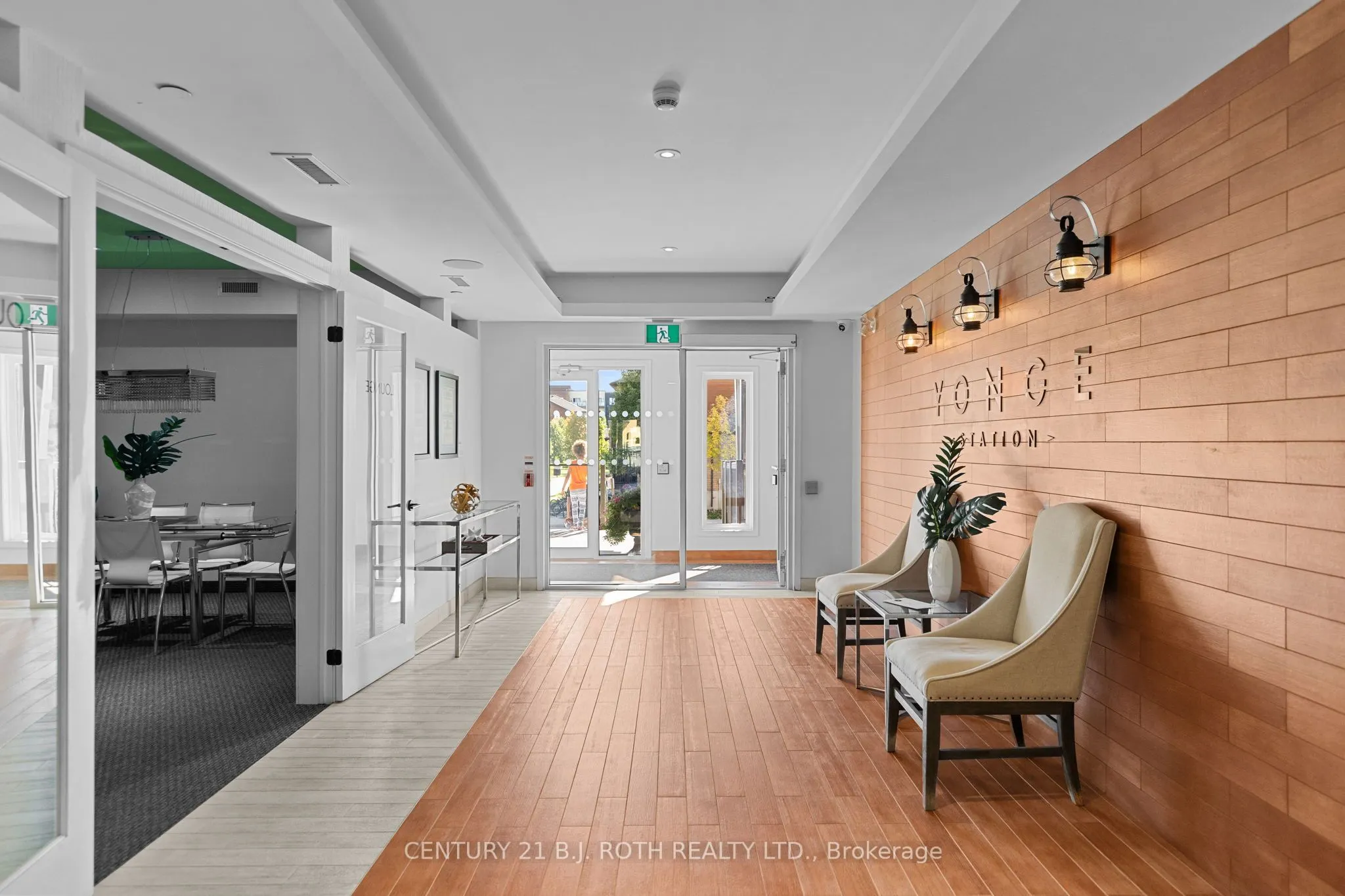 720 YONGE Street, #218