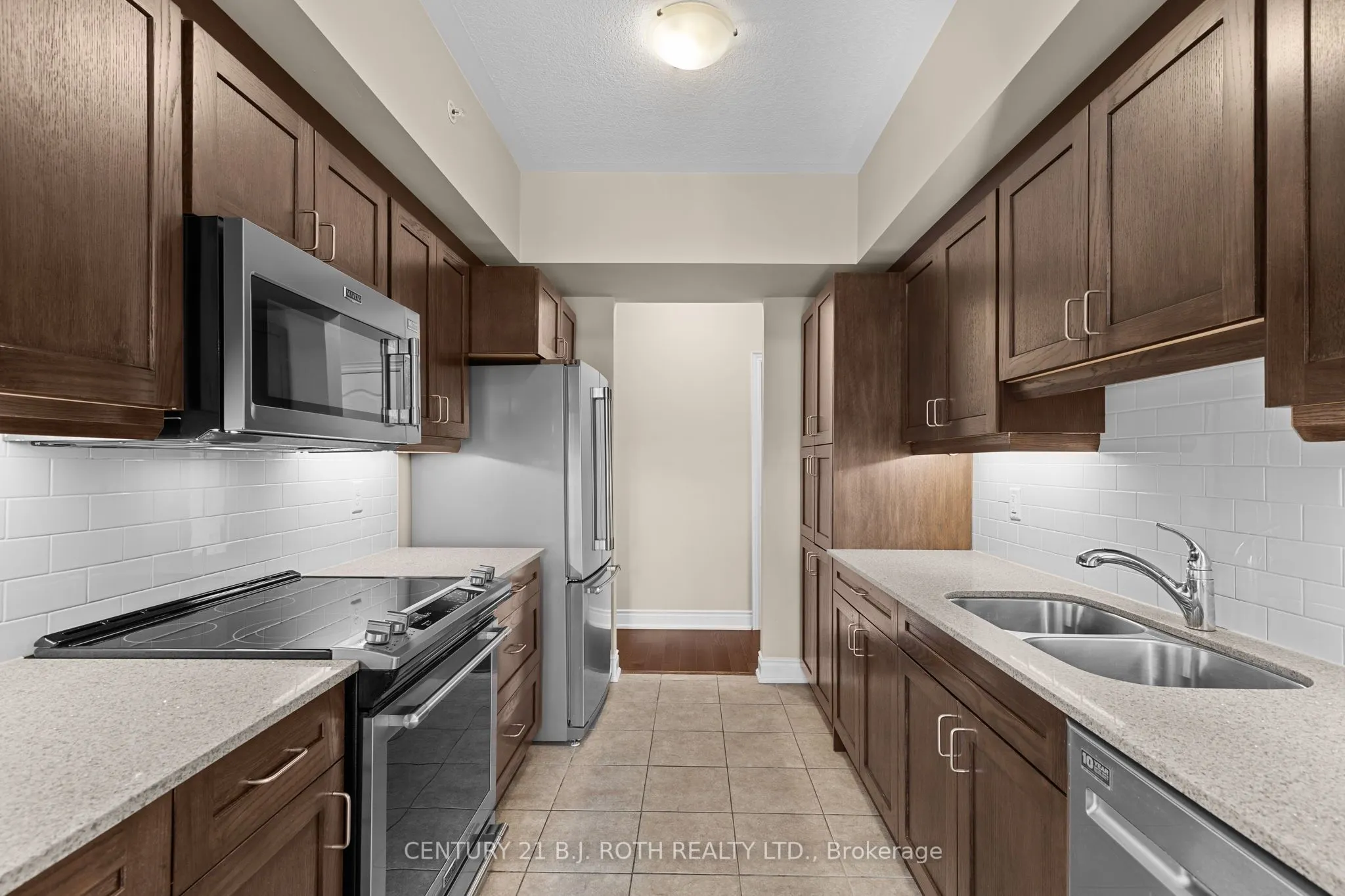 720 YONGE Street, #218