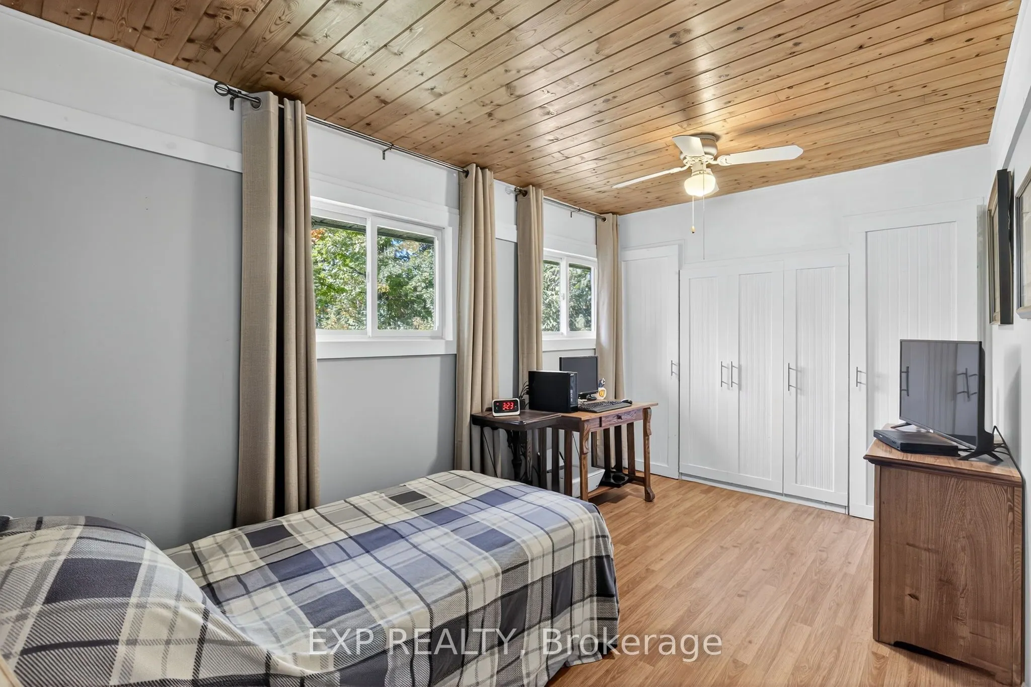 481 Lakeshore Road E