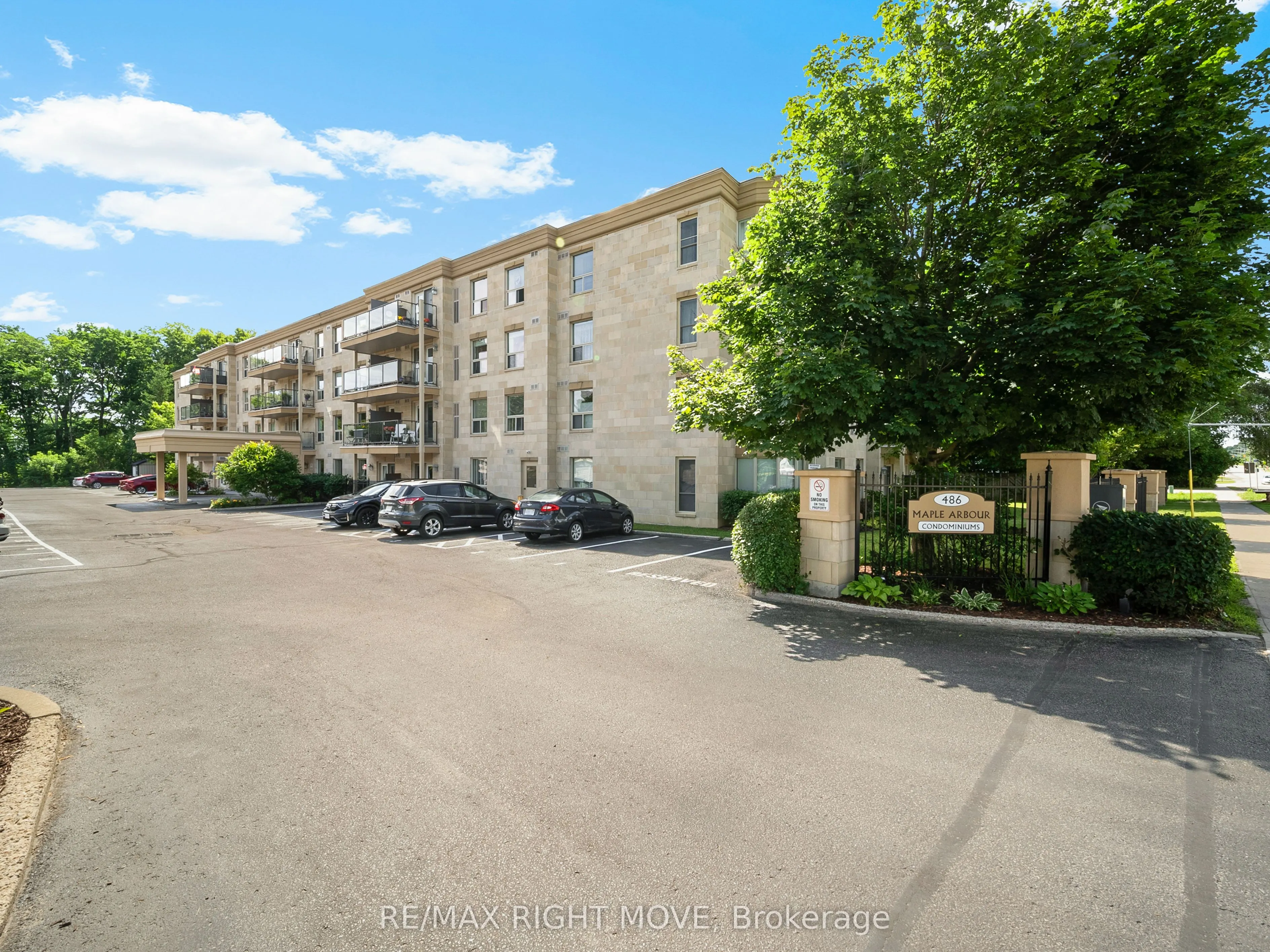 486 LACLIE Street, #410