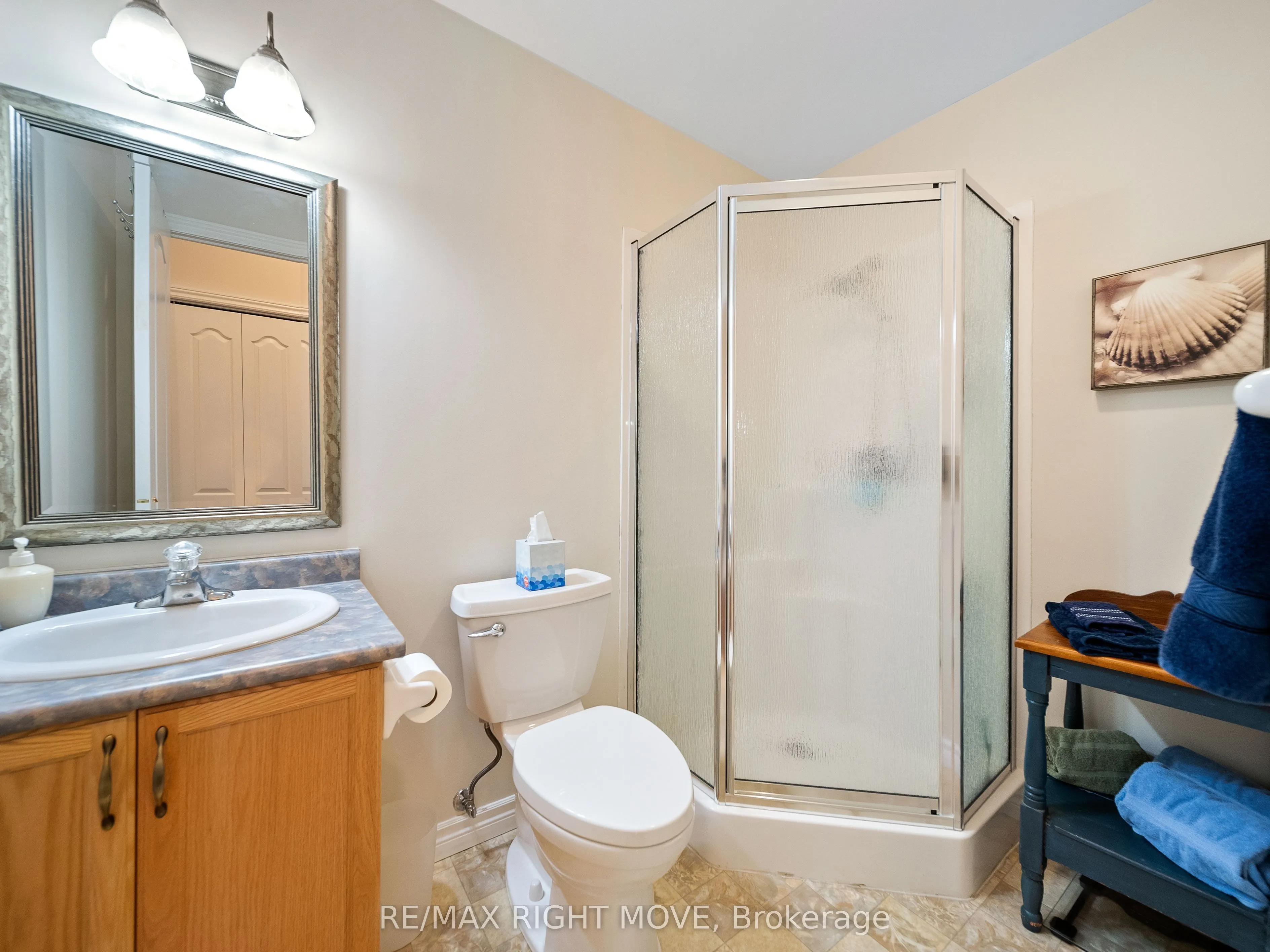 486 LACLIE Street, #410