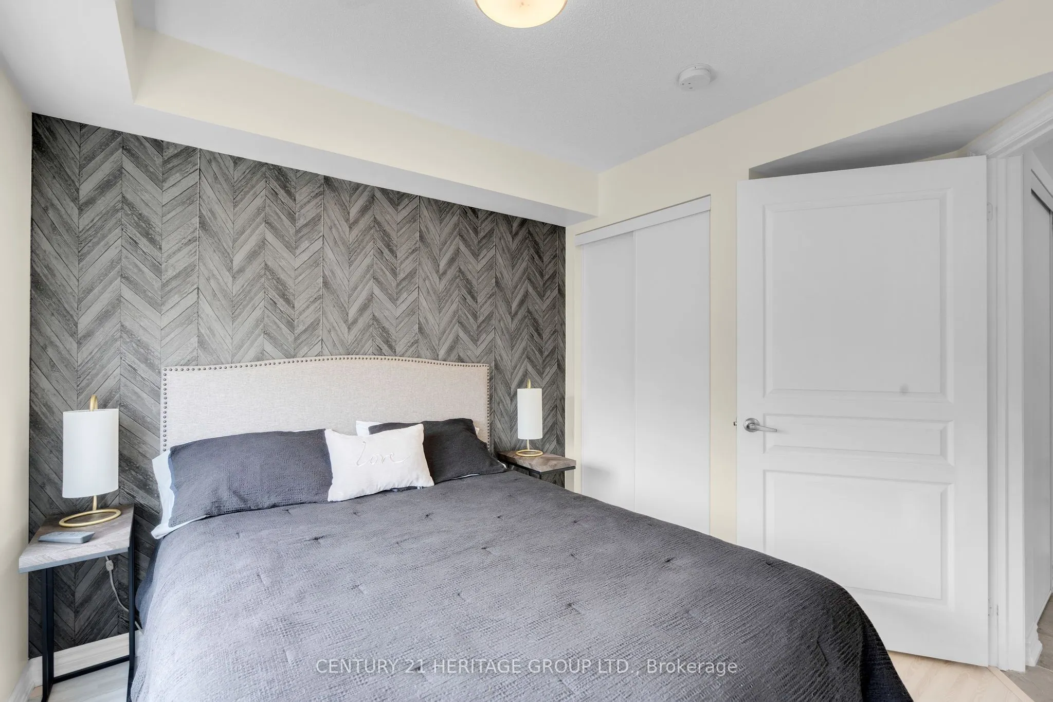 2 Anchorage Crescent, #200