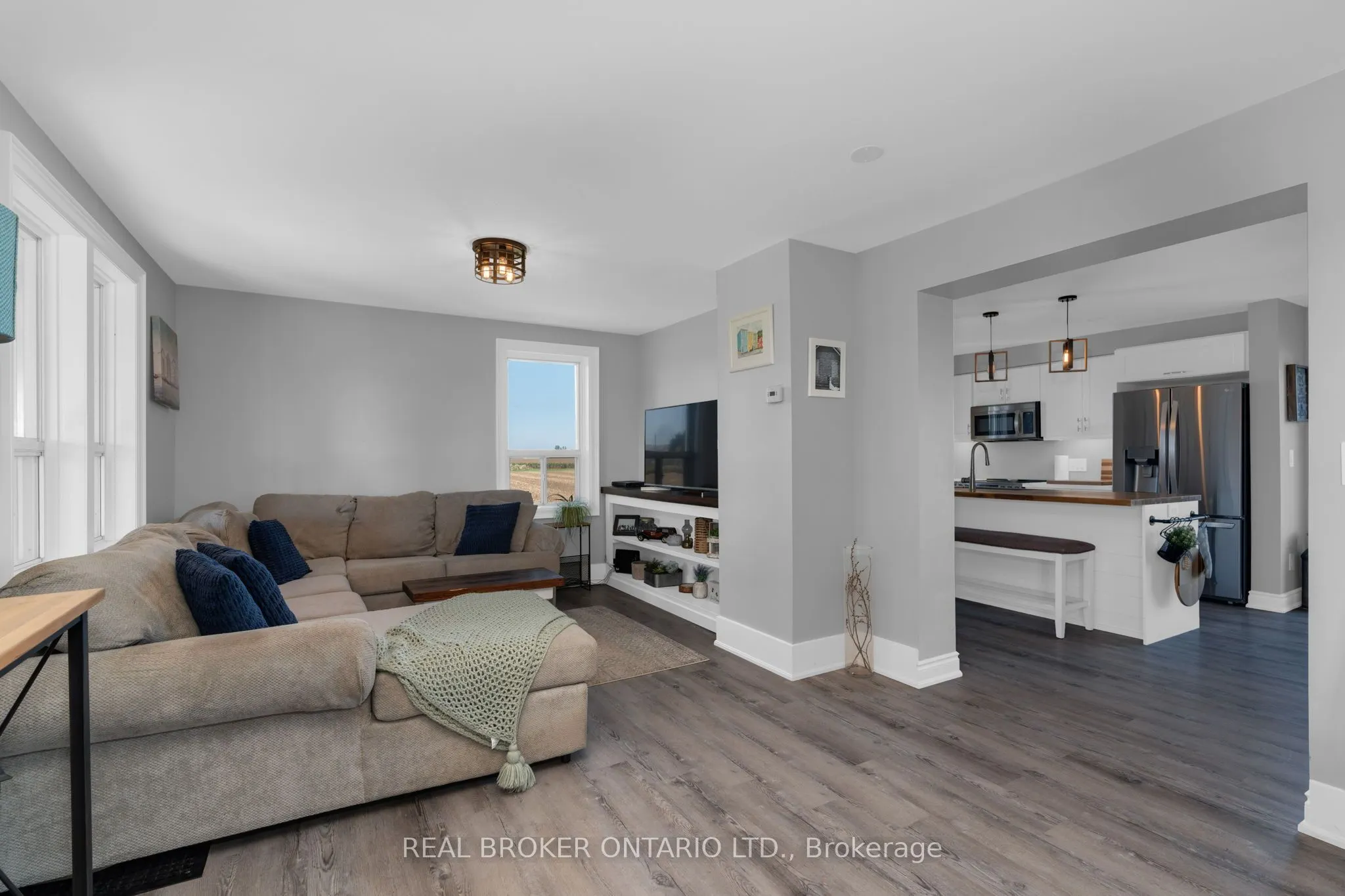 4542 6 SUNNIDALE Concession