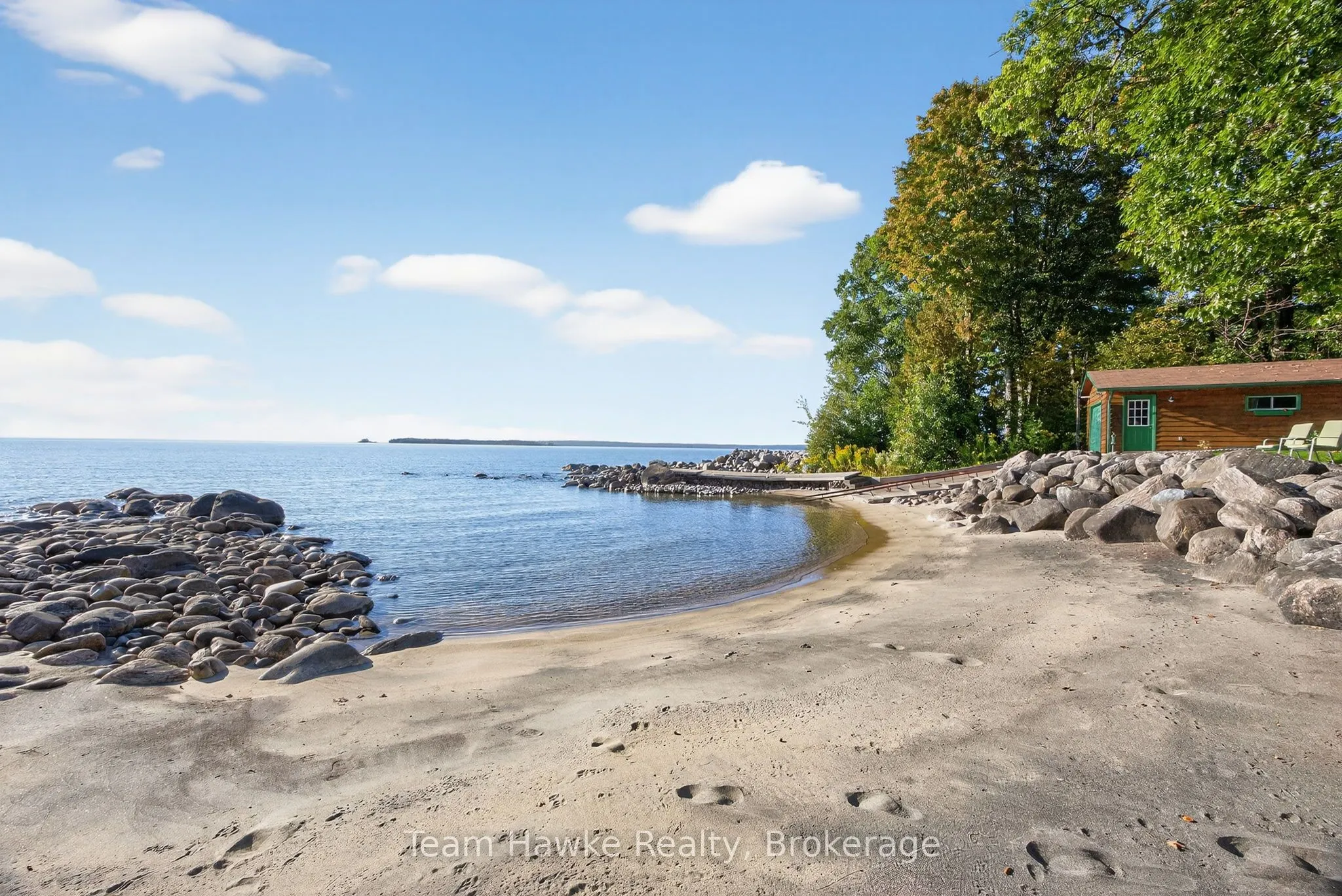 2082 Tiny Beaches Road N