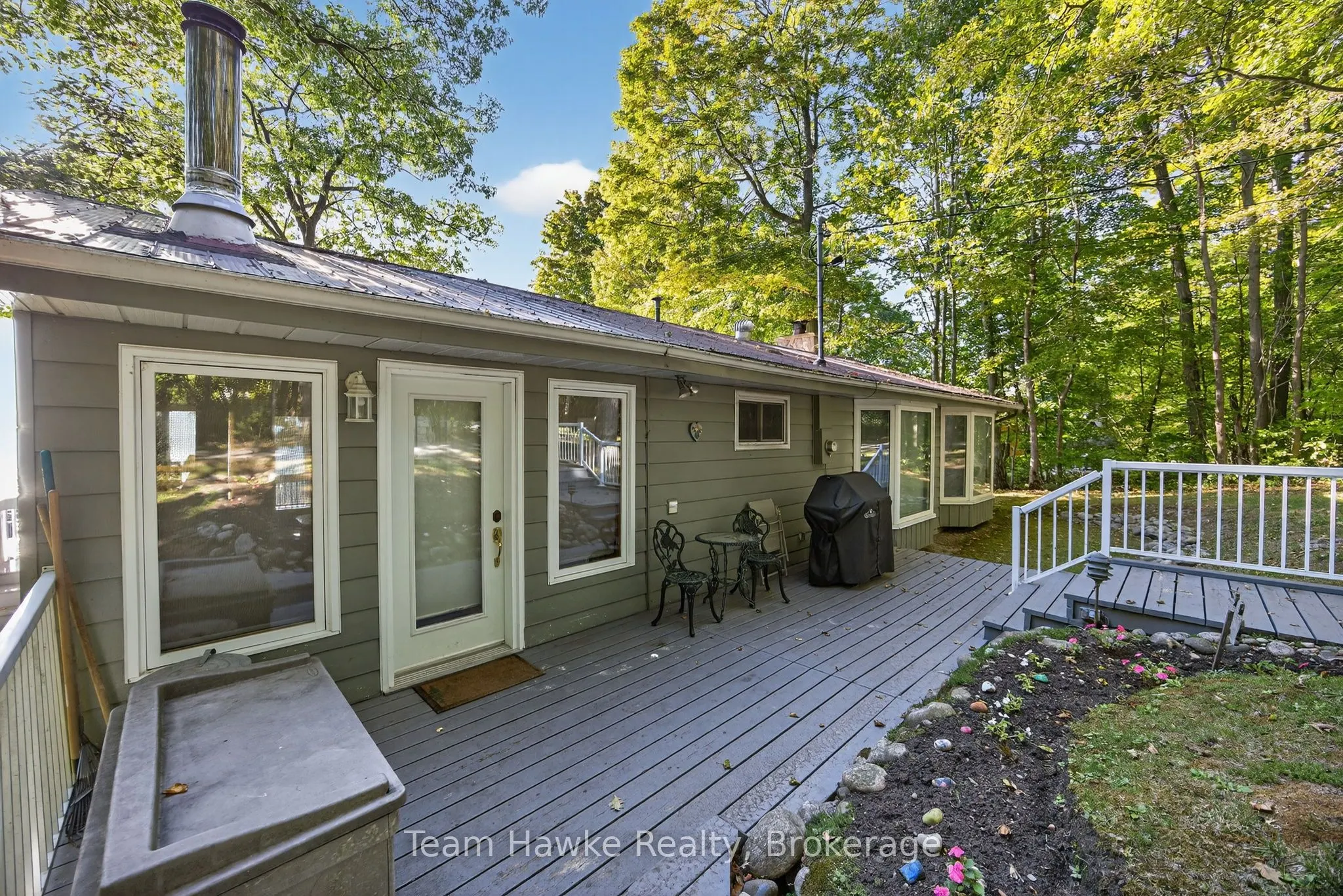2082 Tiny Beaches Road N