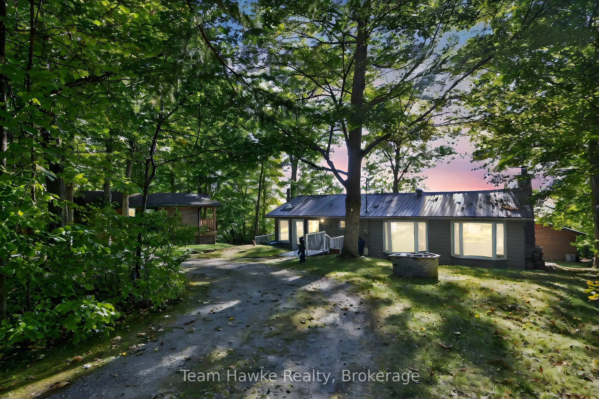 2082 Tiny Beaches Road N
