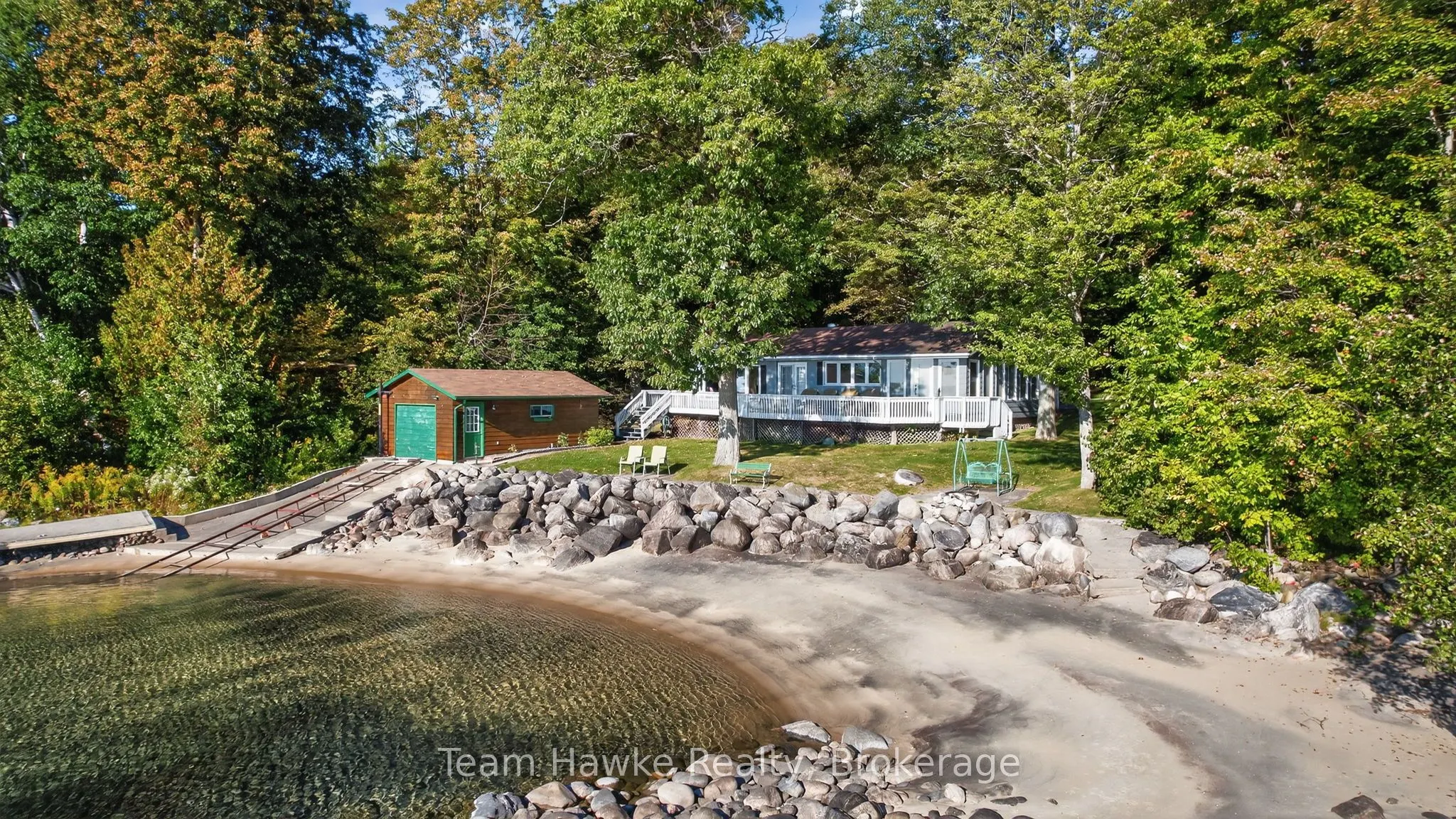 2082 Tiny Beaches Road N