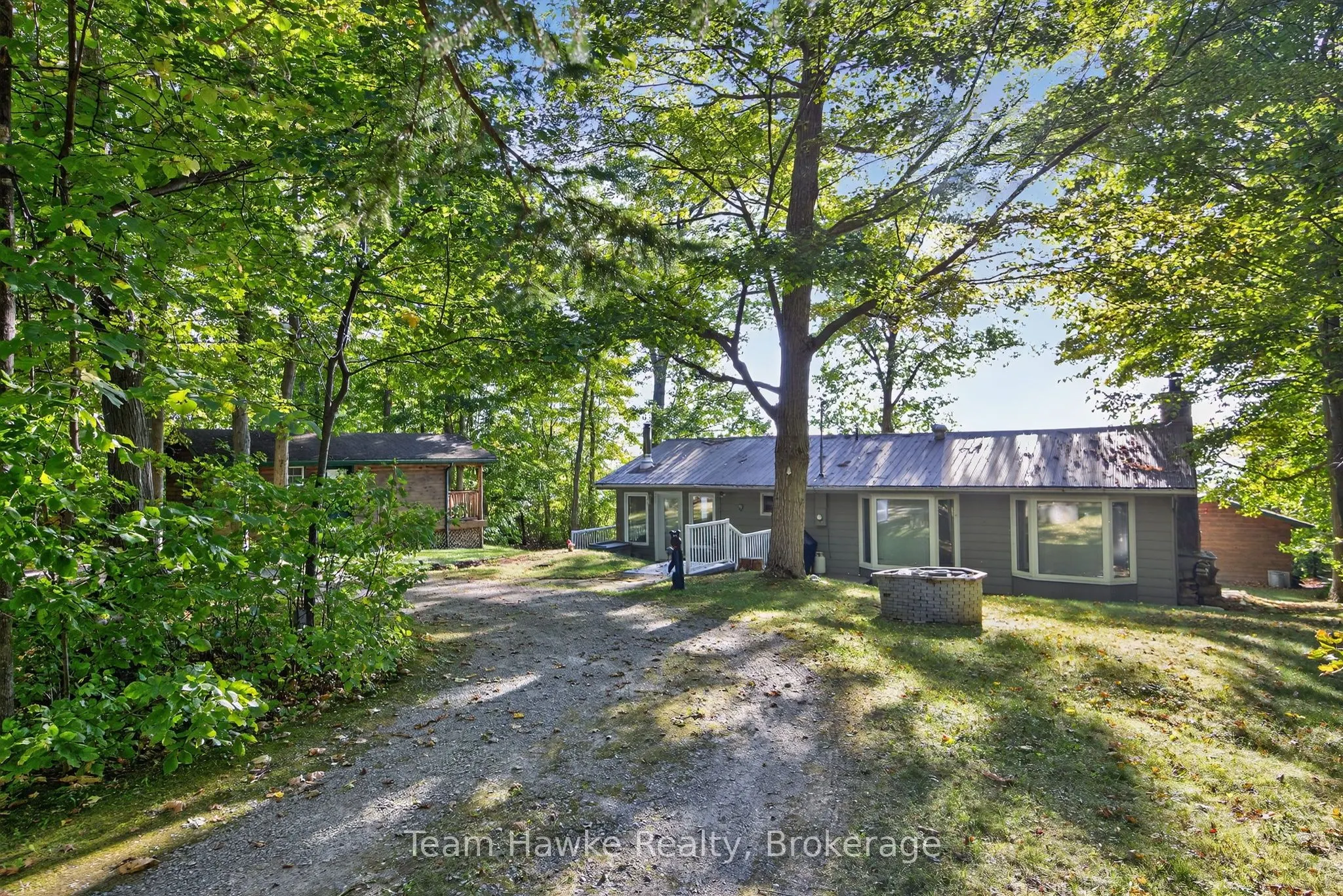 2082 Tiny Beaches Road N