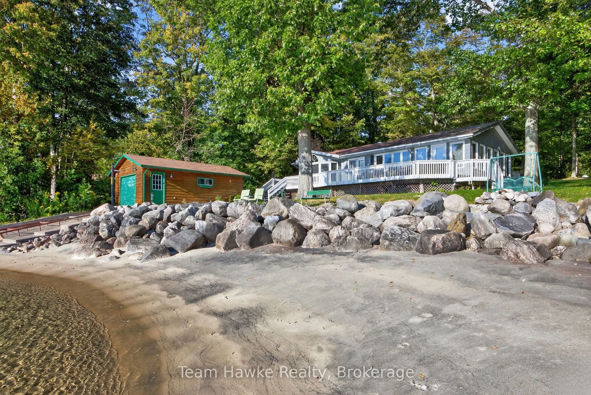 2082 Tiny Beaches Road N