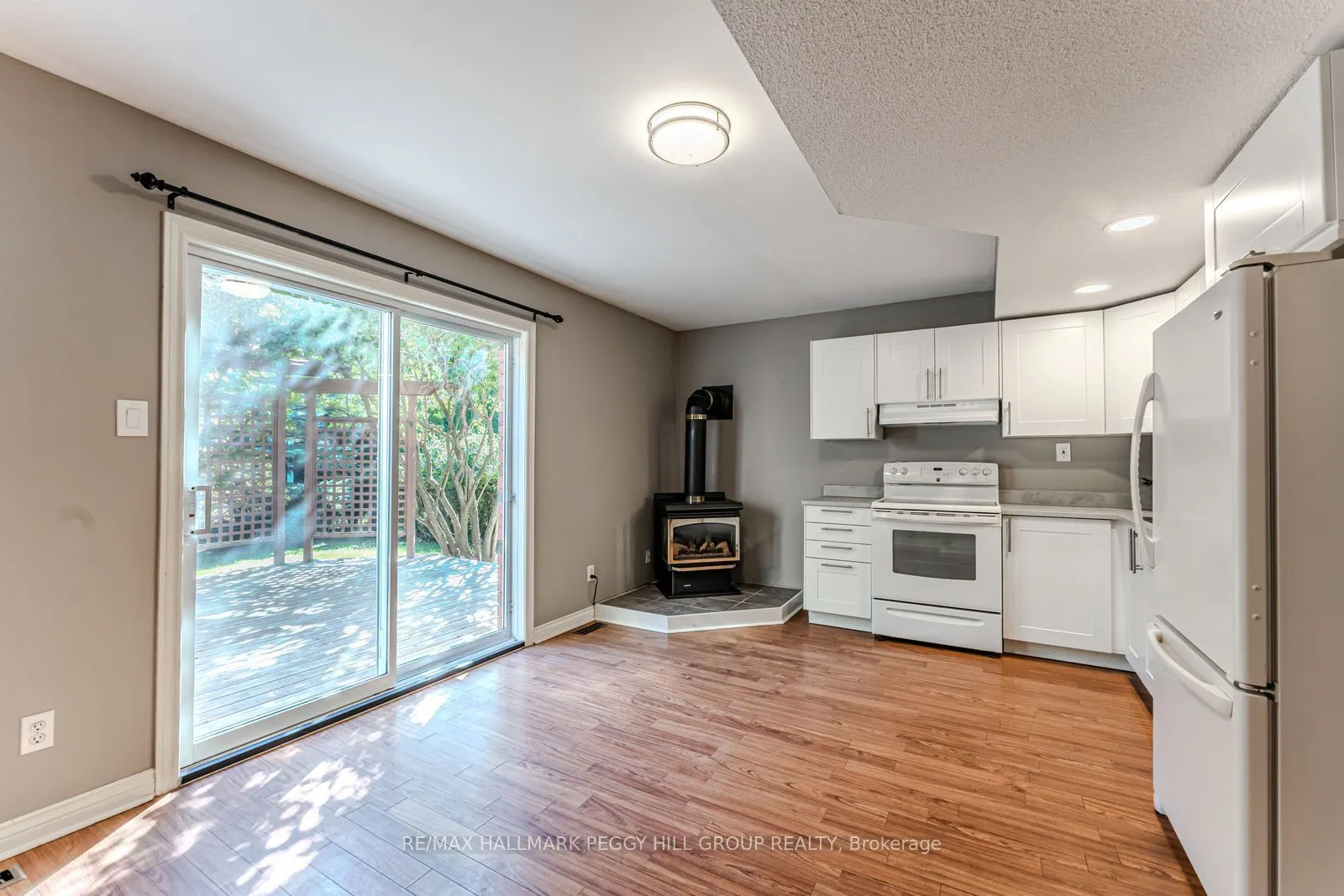 239 Simcoe Street