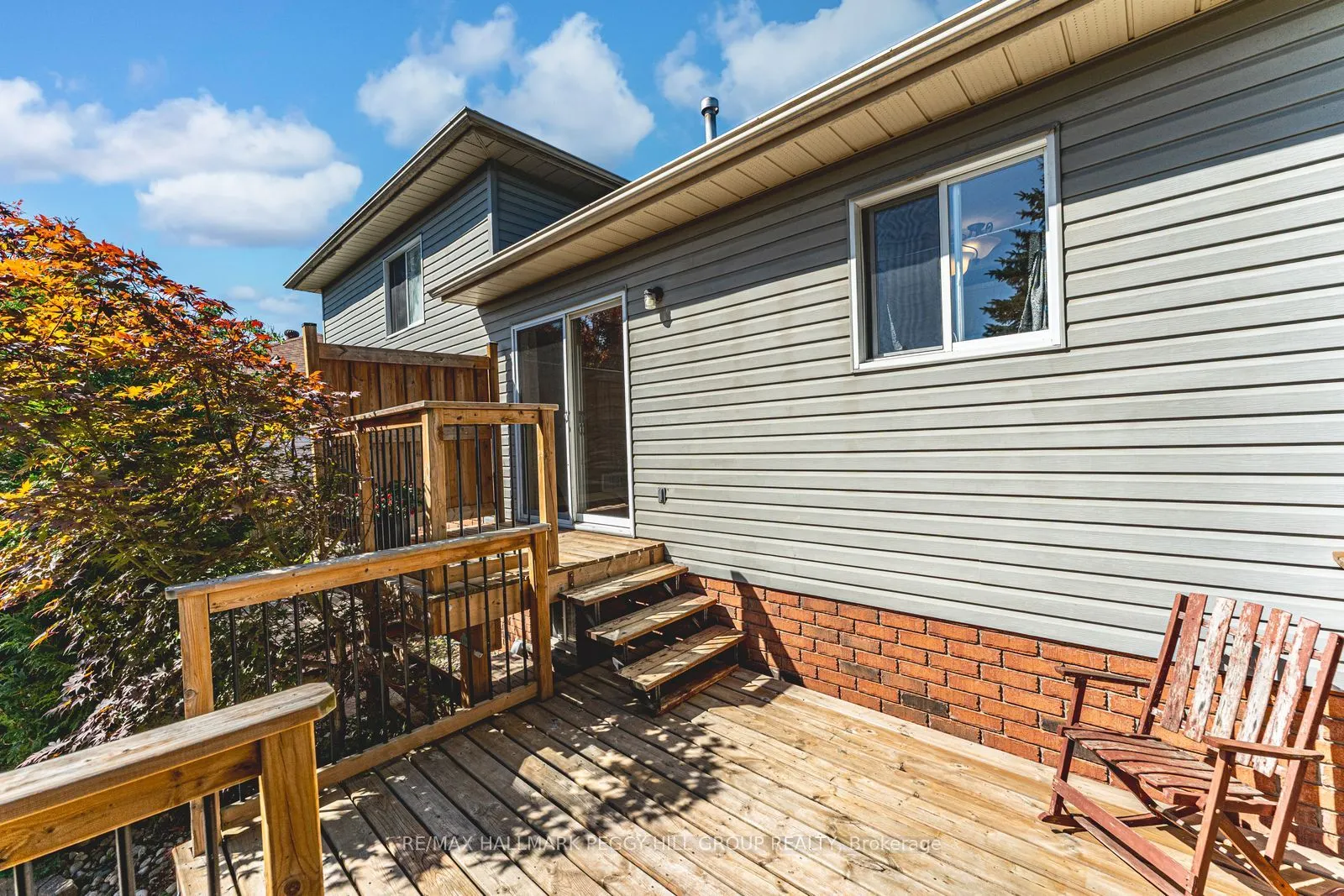 239 Simcoe Street