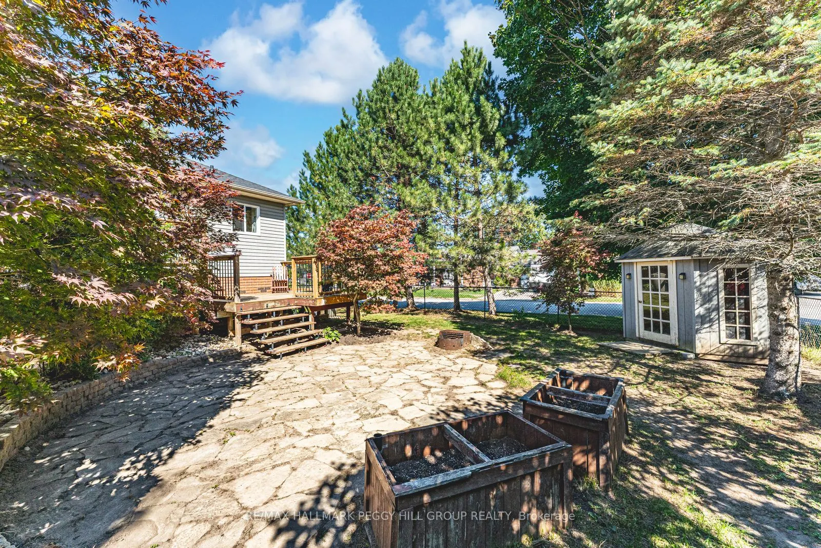 239 Simcoe Street