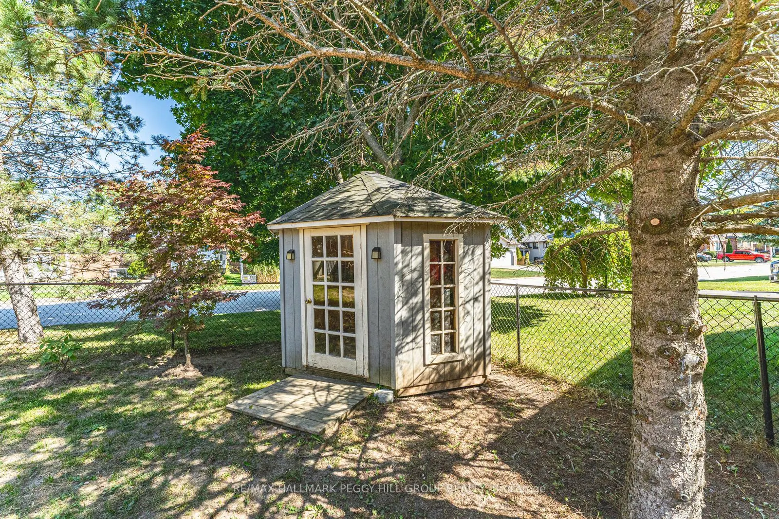239 Simcoe Street