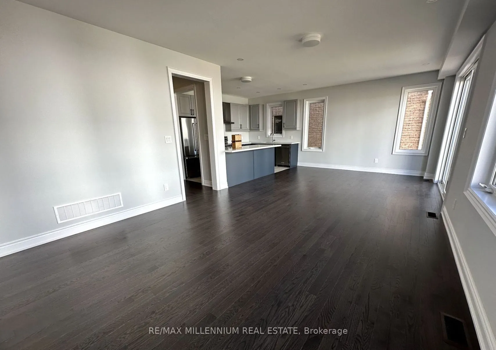 87 Bearberry Road E