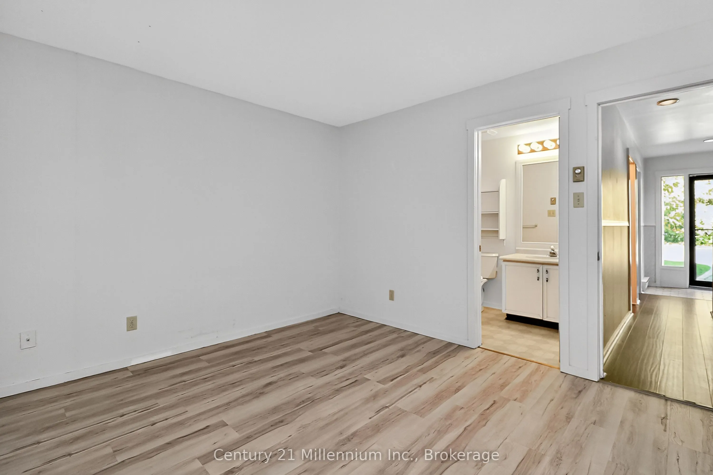 524 Oxbow Crescent, #4